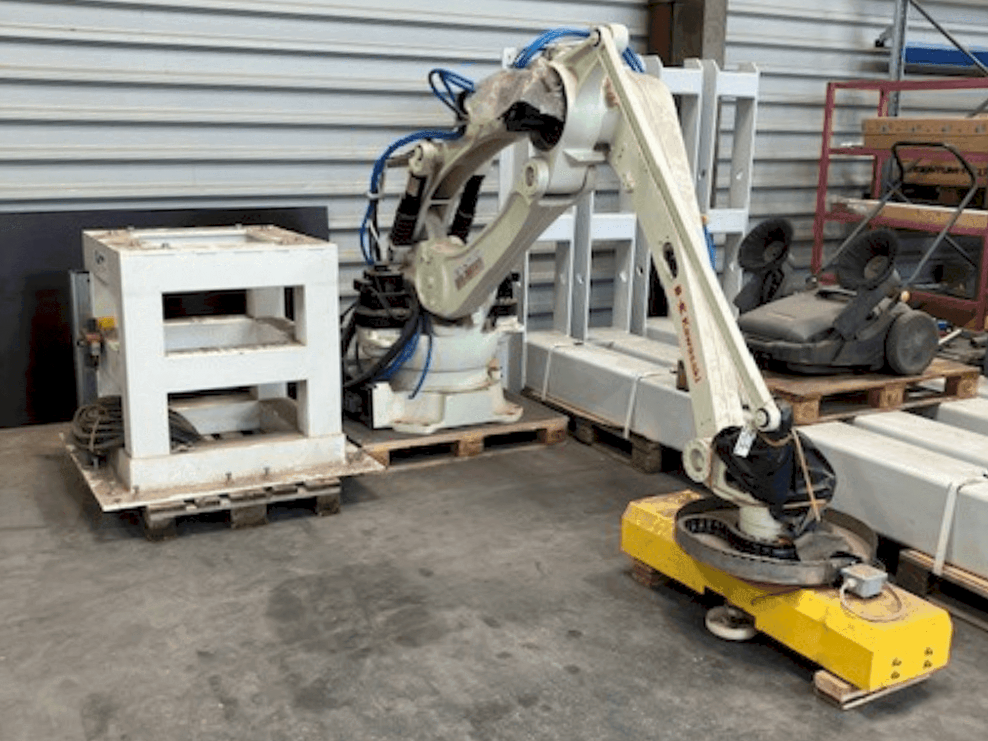 Koneen Kawasaki 3CP180L-AC03 (2018) etunäkymä