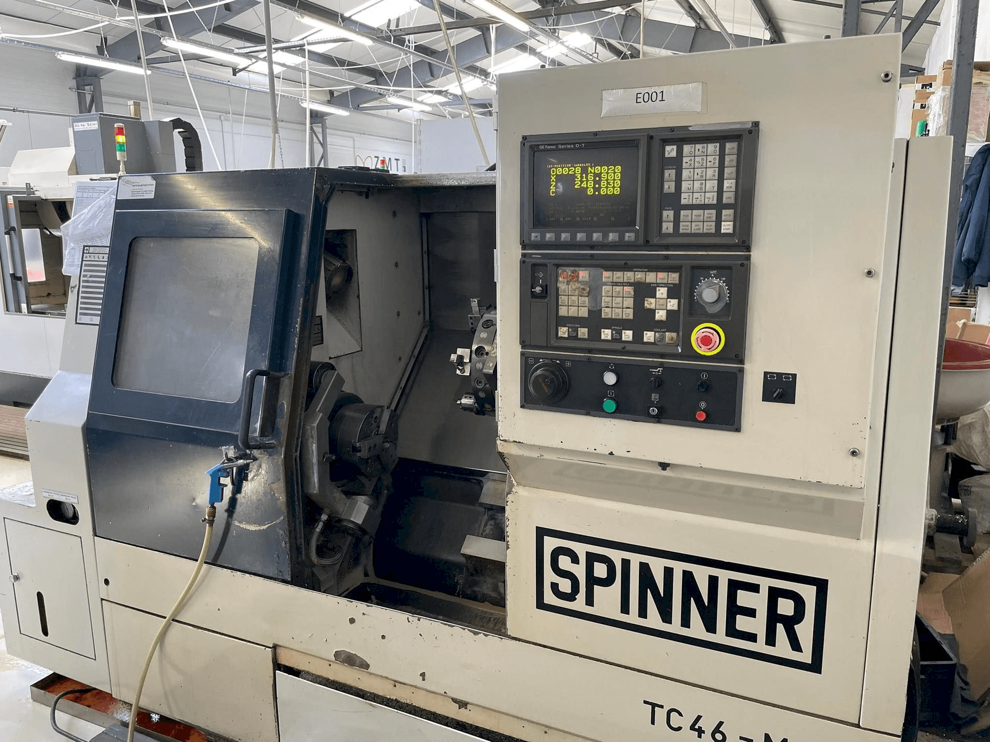 Koneen SPINNER TC46 MC etunäkymä