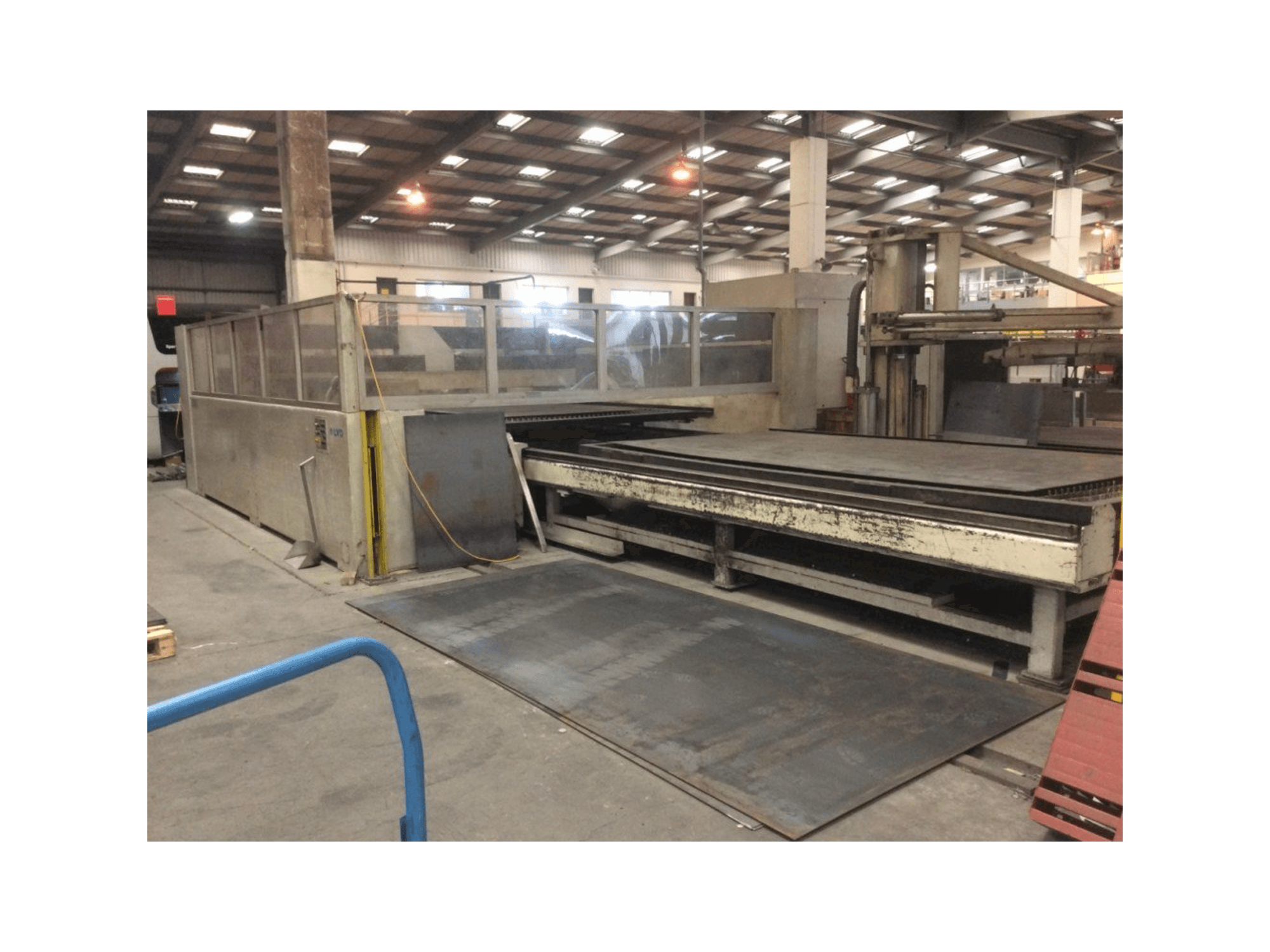 Koneen LVD Implus 4030 etunäkymä