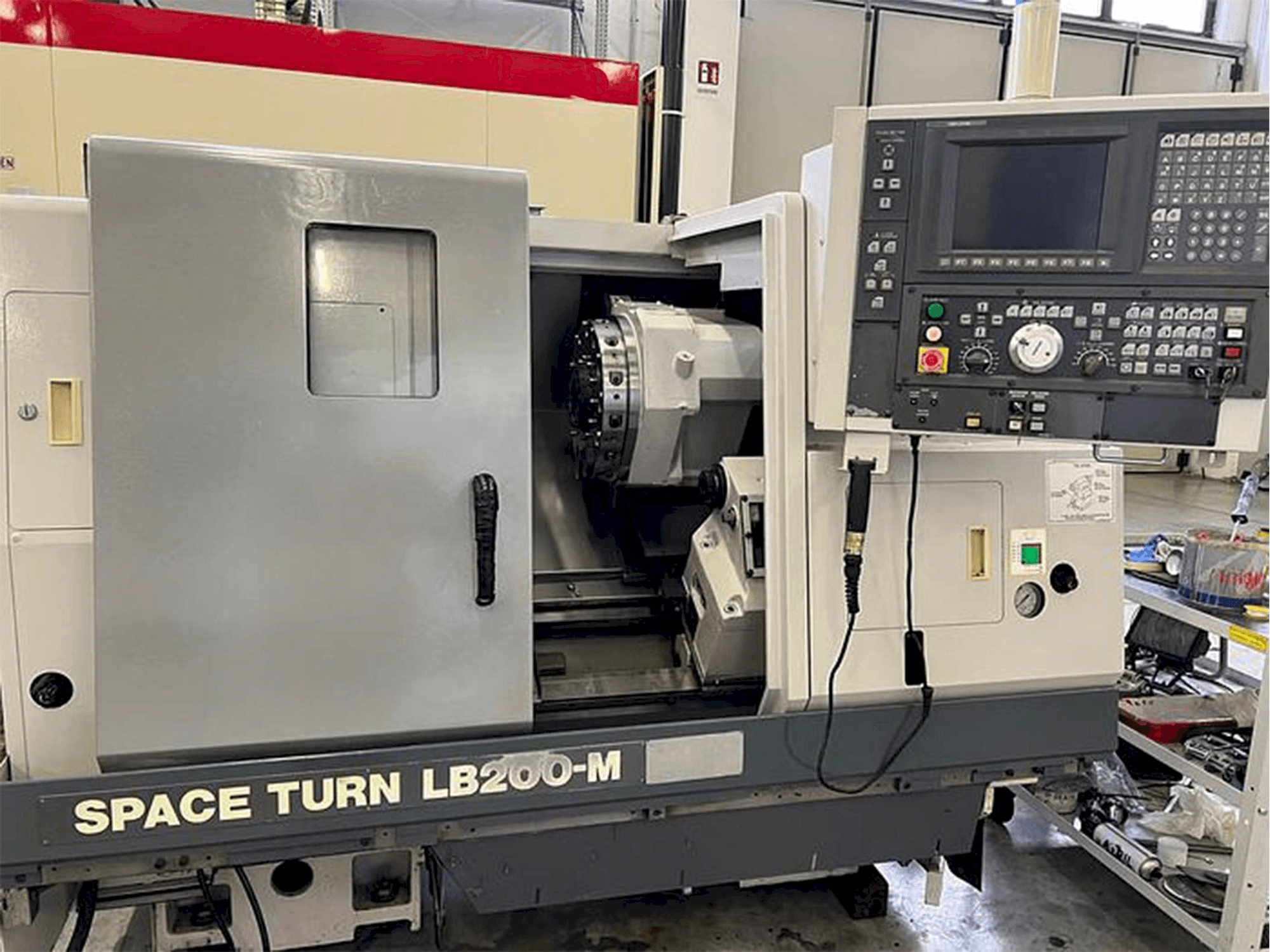 Koneen Okuma Space Turn LB 200M etunäkymä