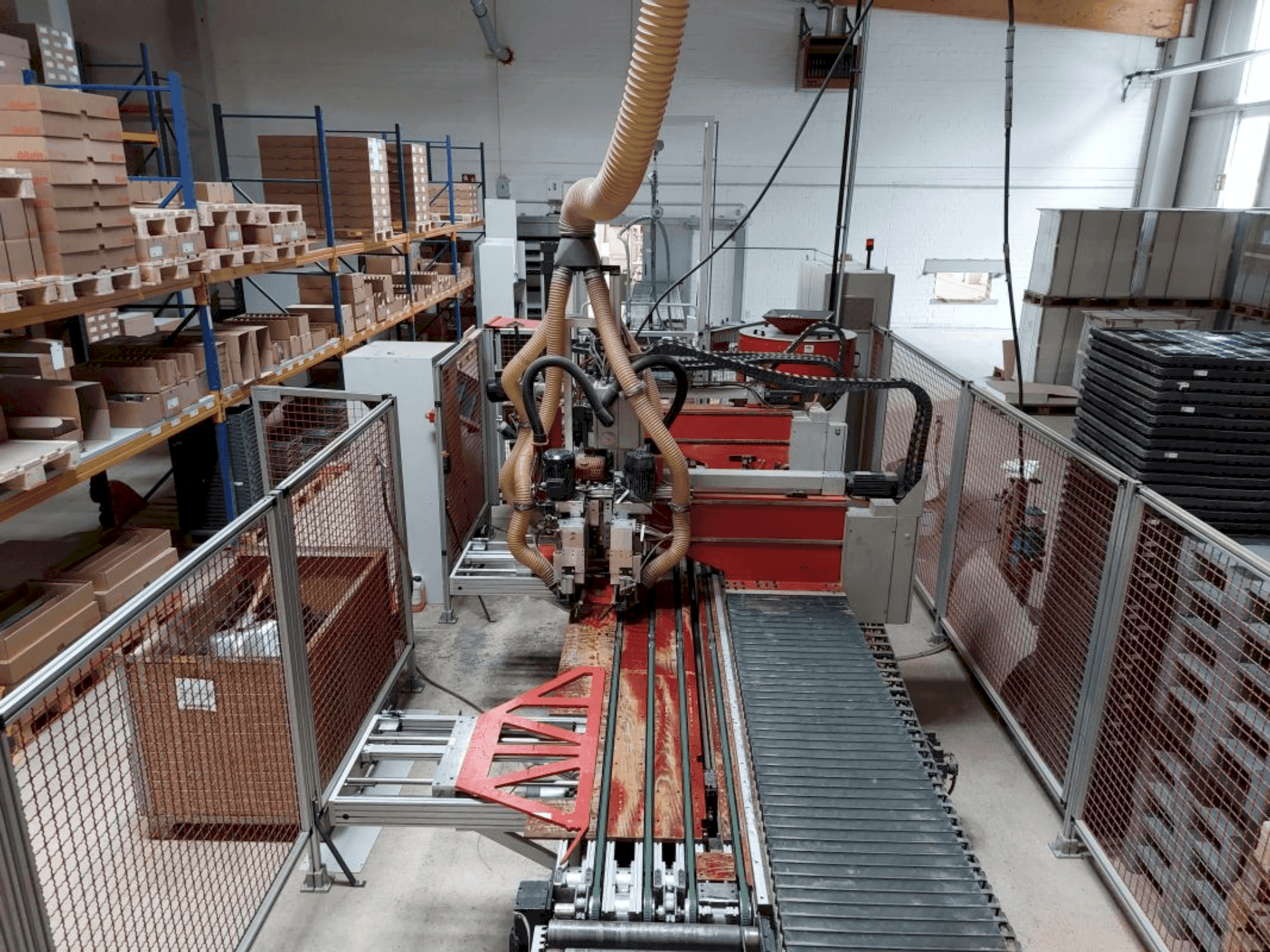 Koneen Priess & Horstmann BMA-DLS-CNC etunäkymä