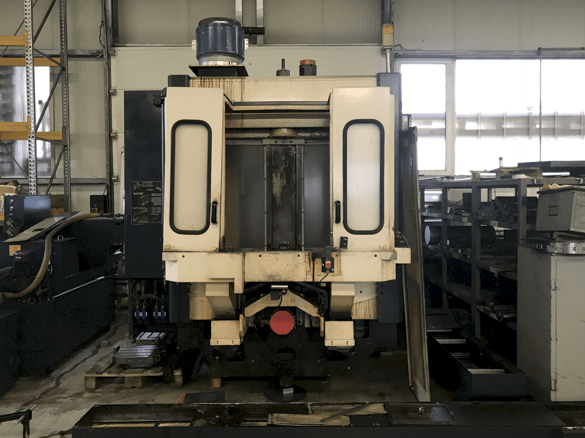 Koneen Makino etunäkymä A55-A40