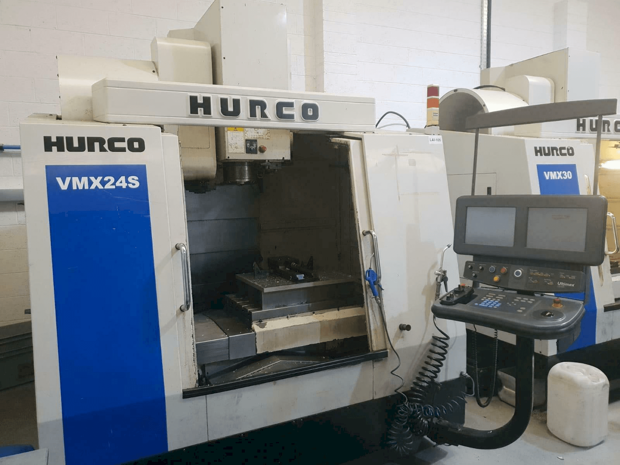 Koneen Hurco VMX 24 S etunäkymä