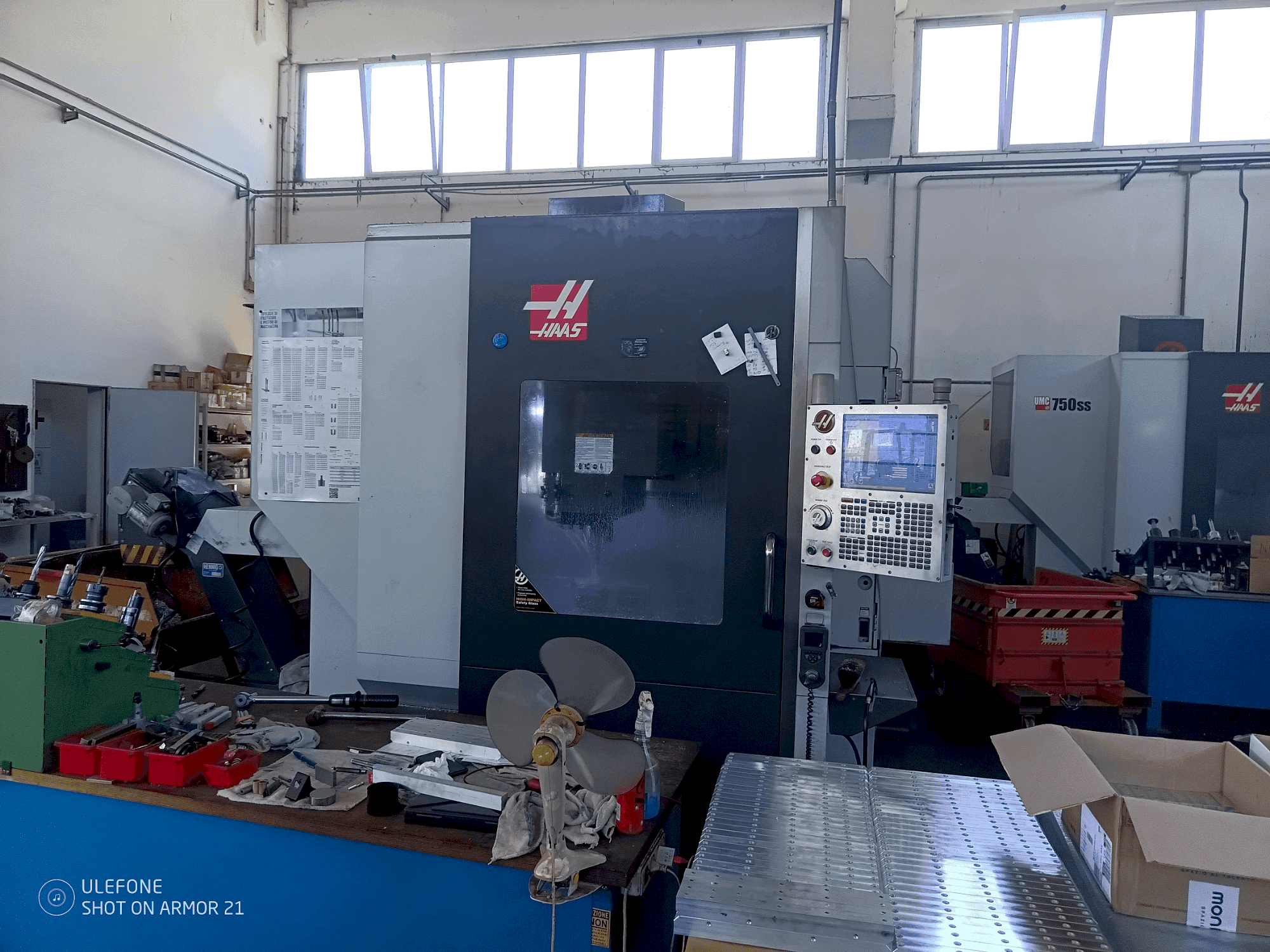 Koneen HAAS UMC 750SS etunäkymä