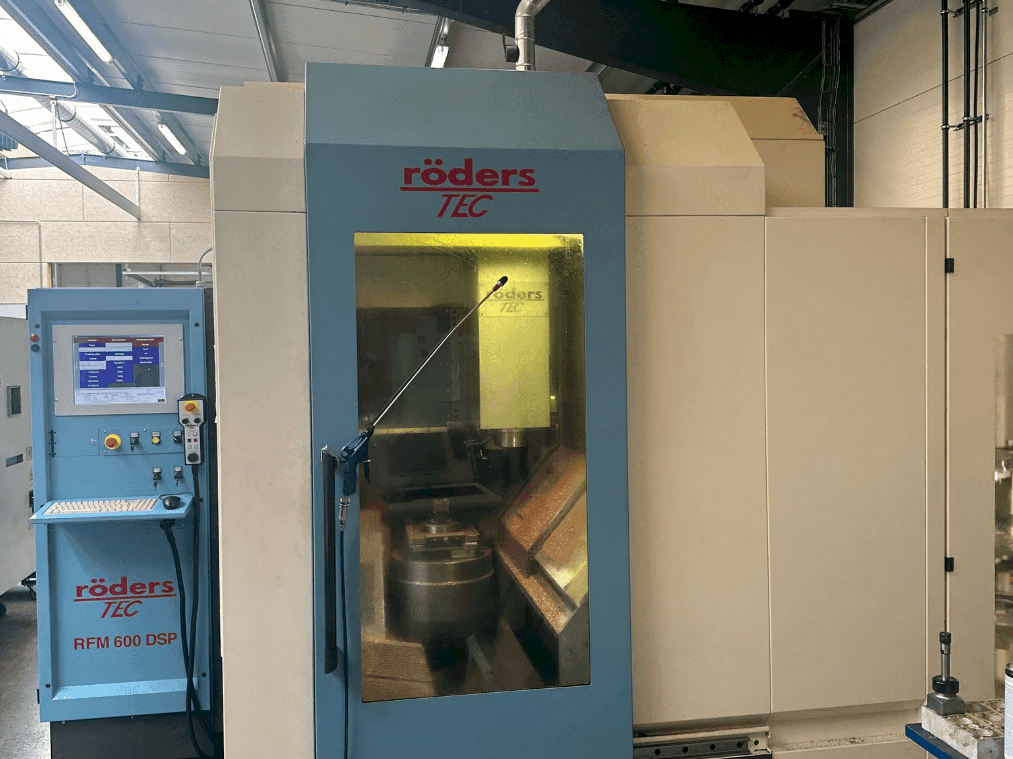 Koneen Roders RFM 600 DSP etunäkymä
