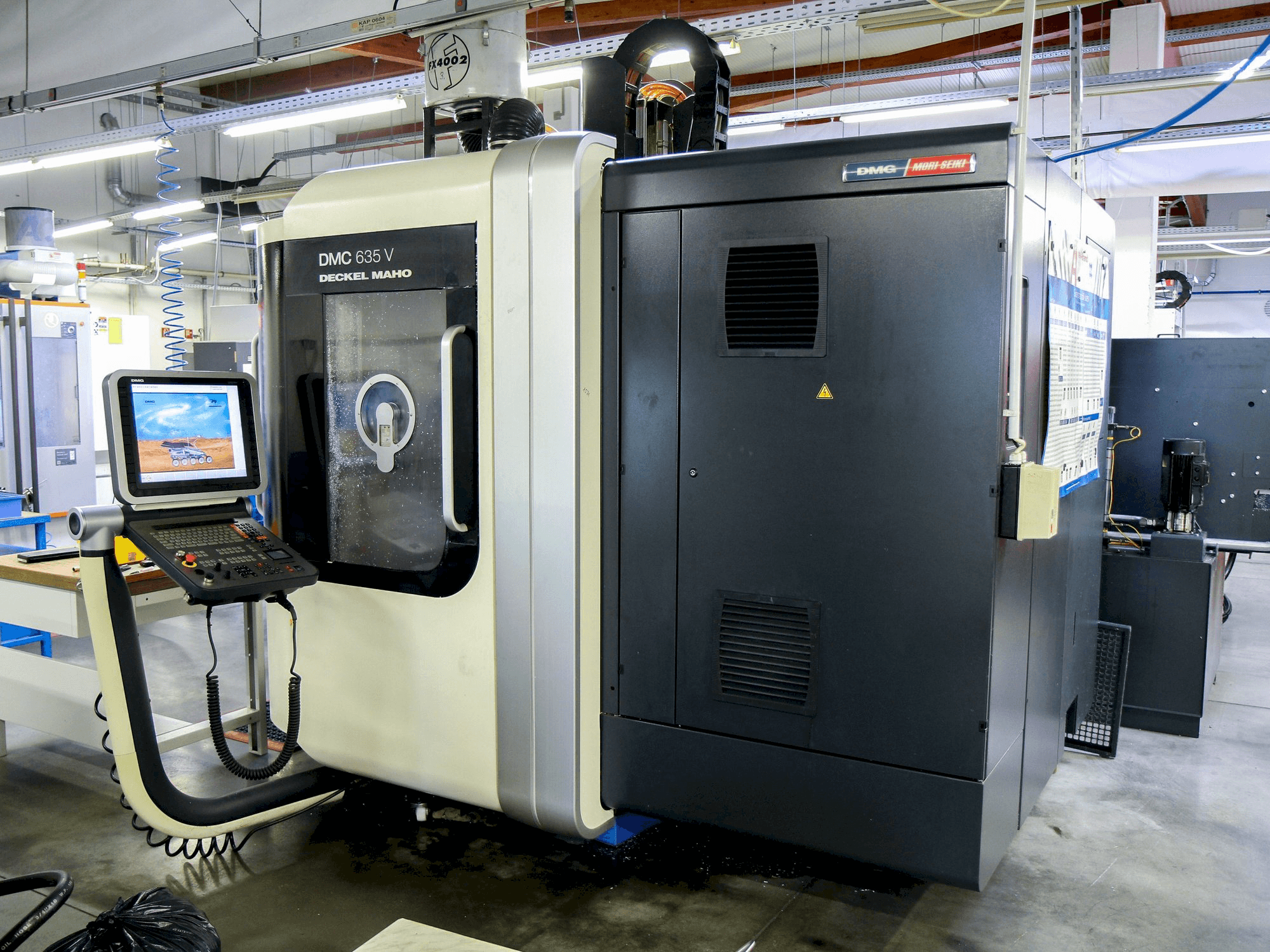 Koneen DMG MORI DMC 635V PW etunäkymä