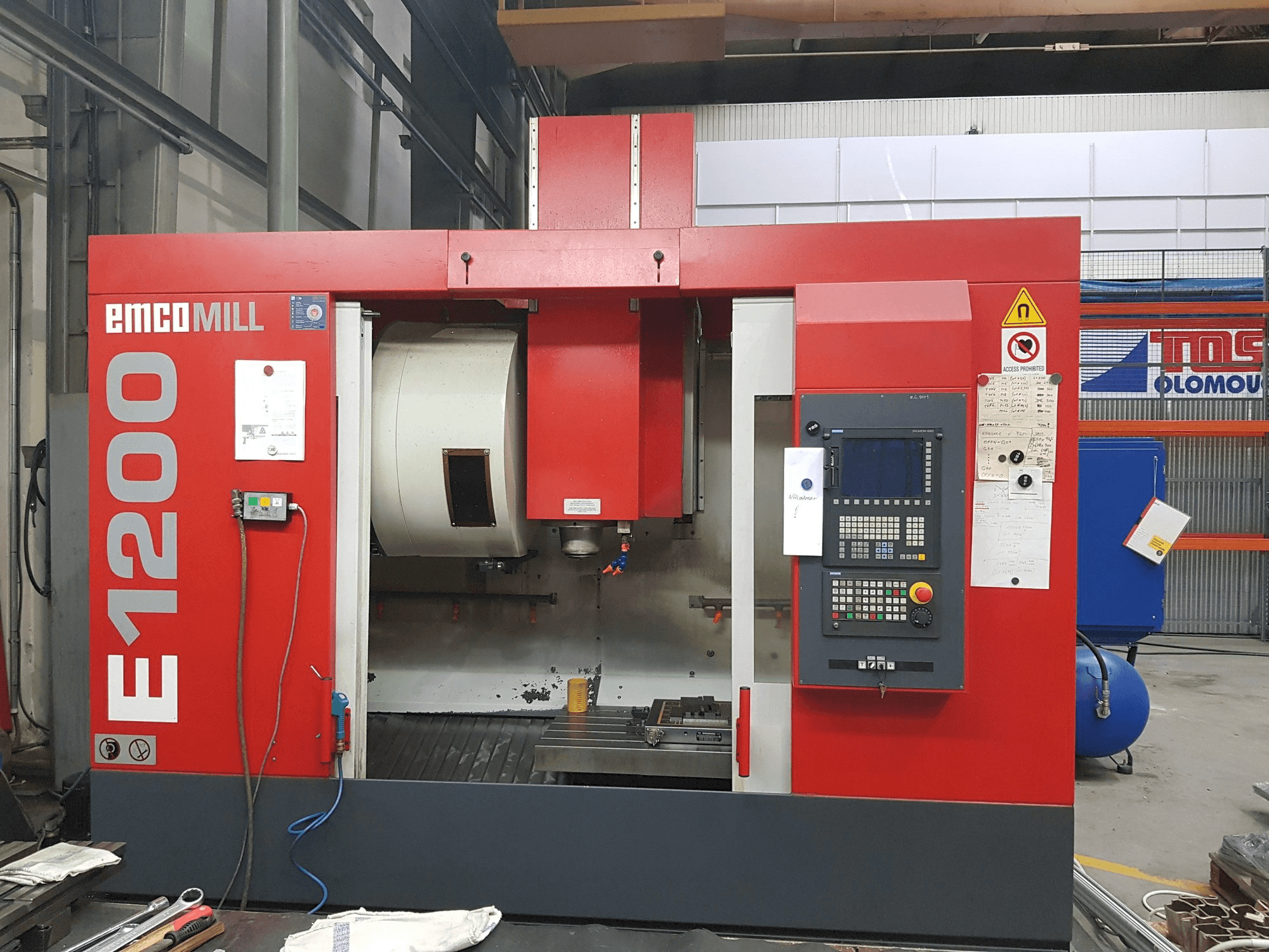 Koneen EMCO Emcomill E 1200 etunäkymä