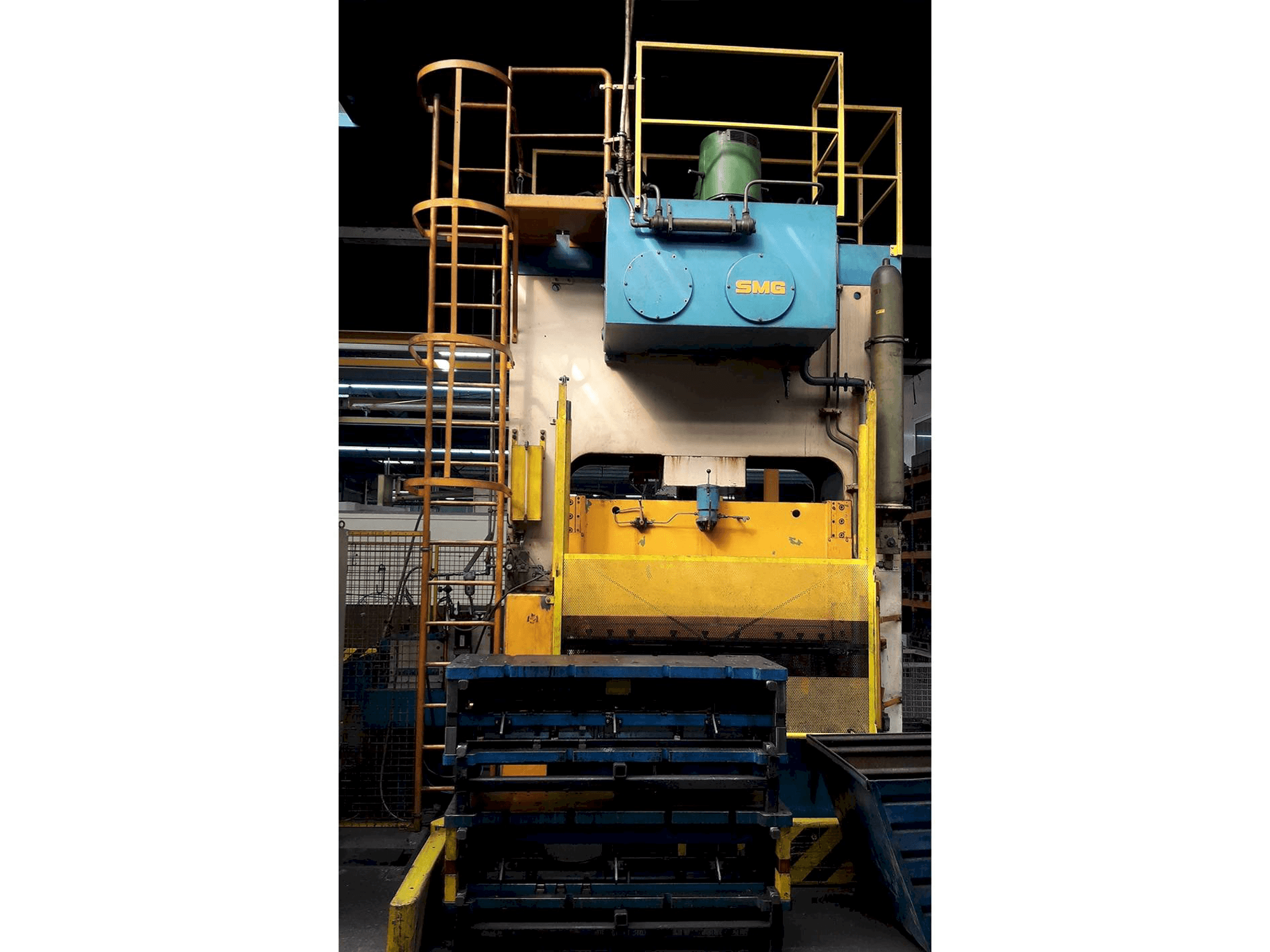 Koneen SMG SCHULER DS 200 + Z 60 etunäkymä