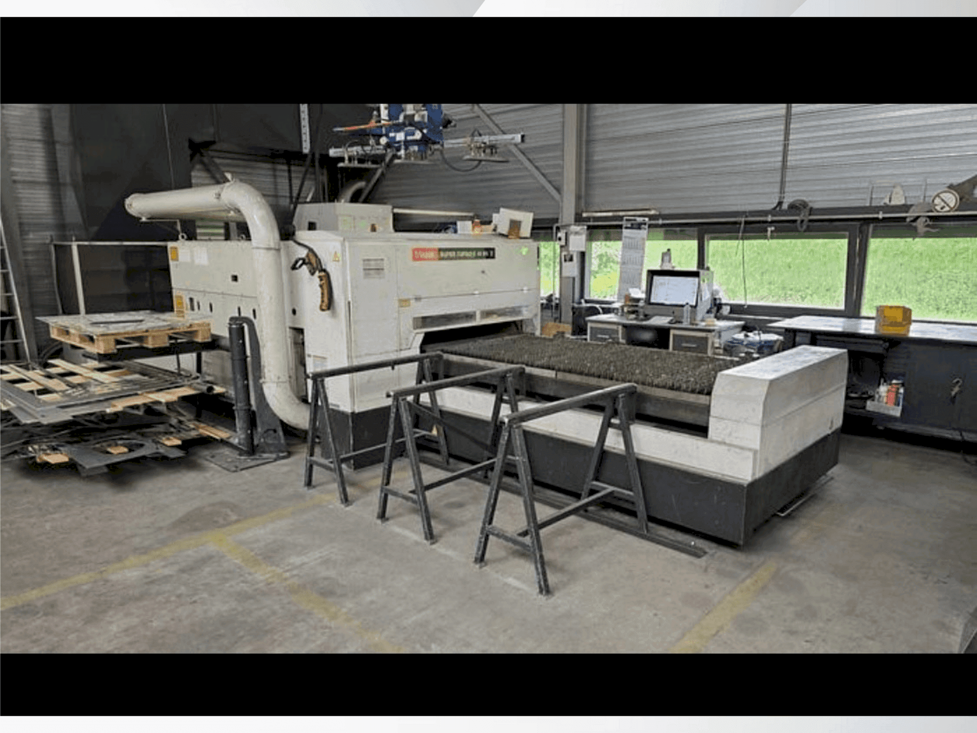 Koneen Mazak Super Turbo-X 48 MK II etunäkymä