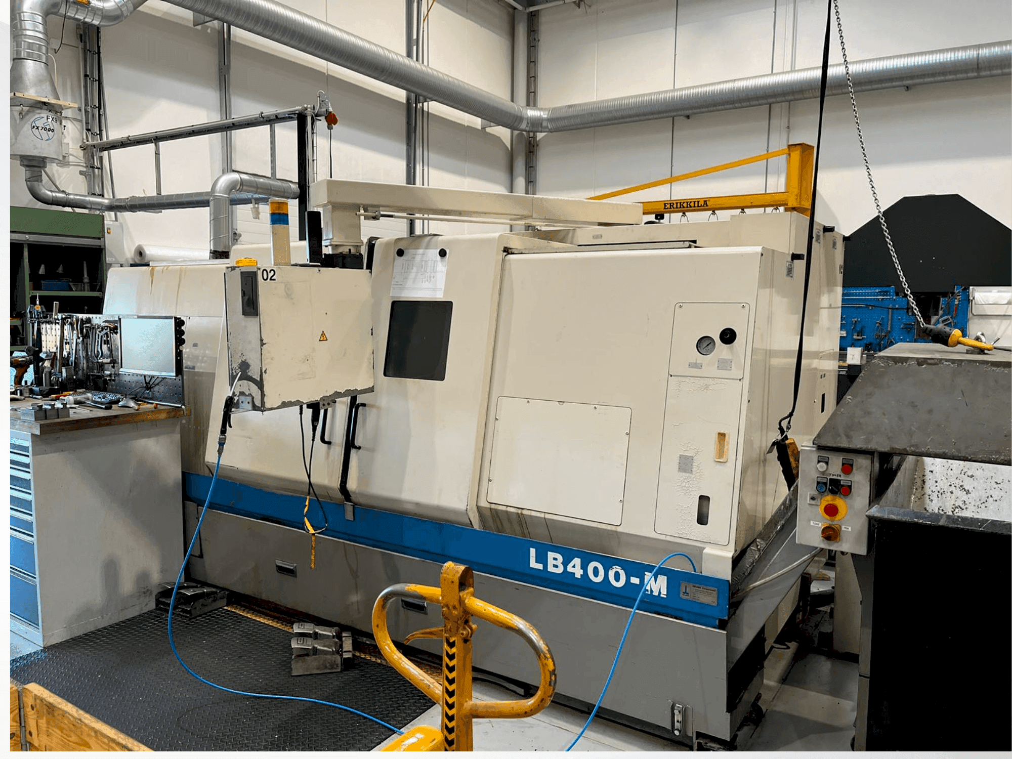 Koneen Okuma LB400 M etunäkymä