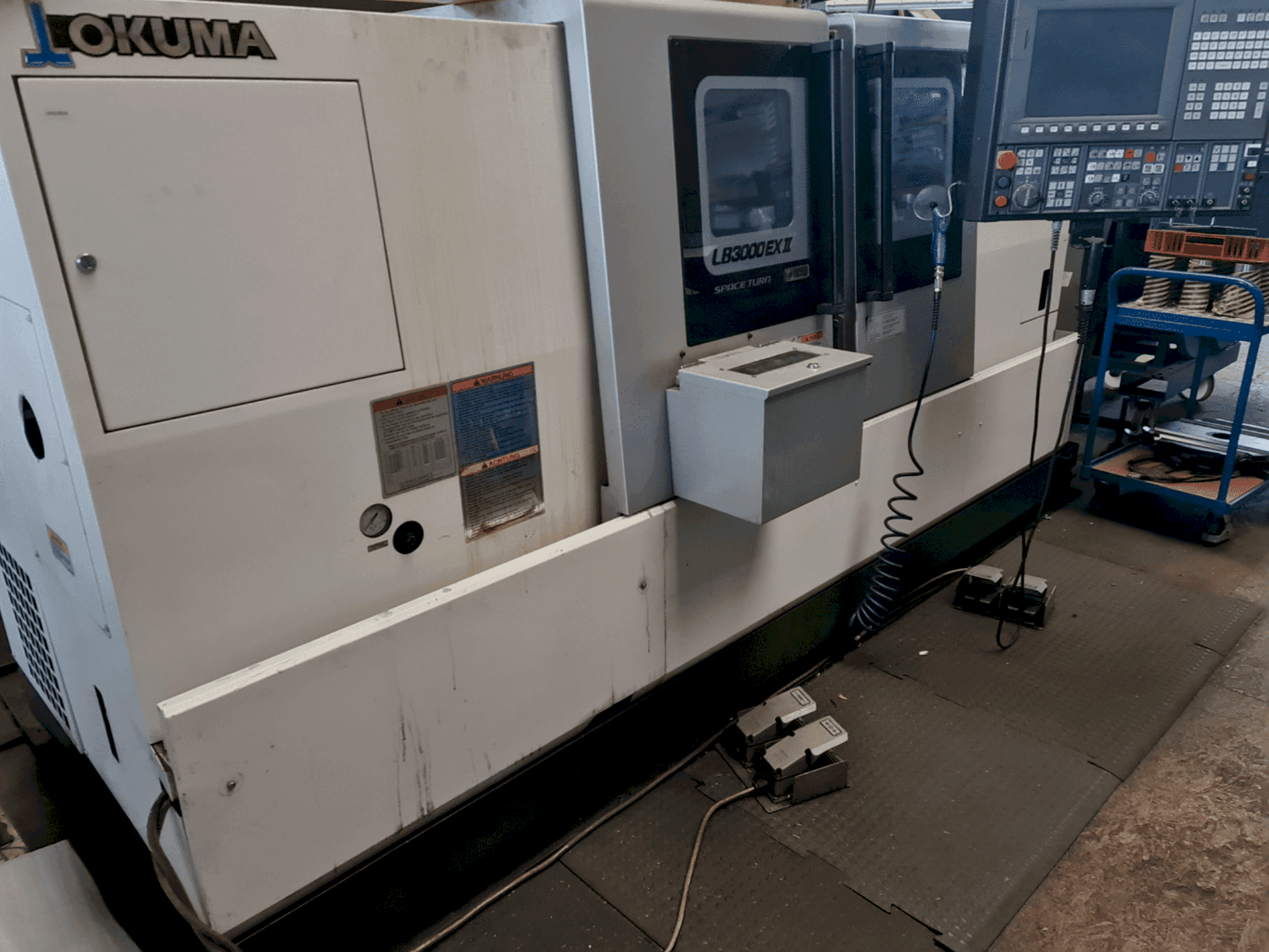 Koneen Okuma LB3000 EX II etunäkymä