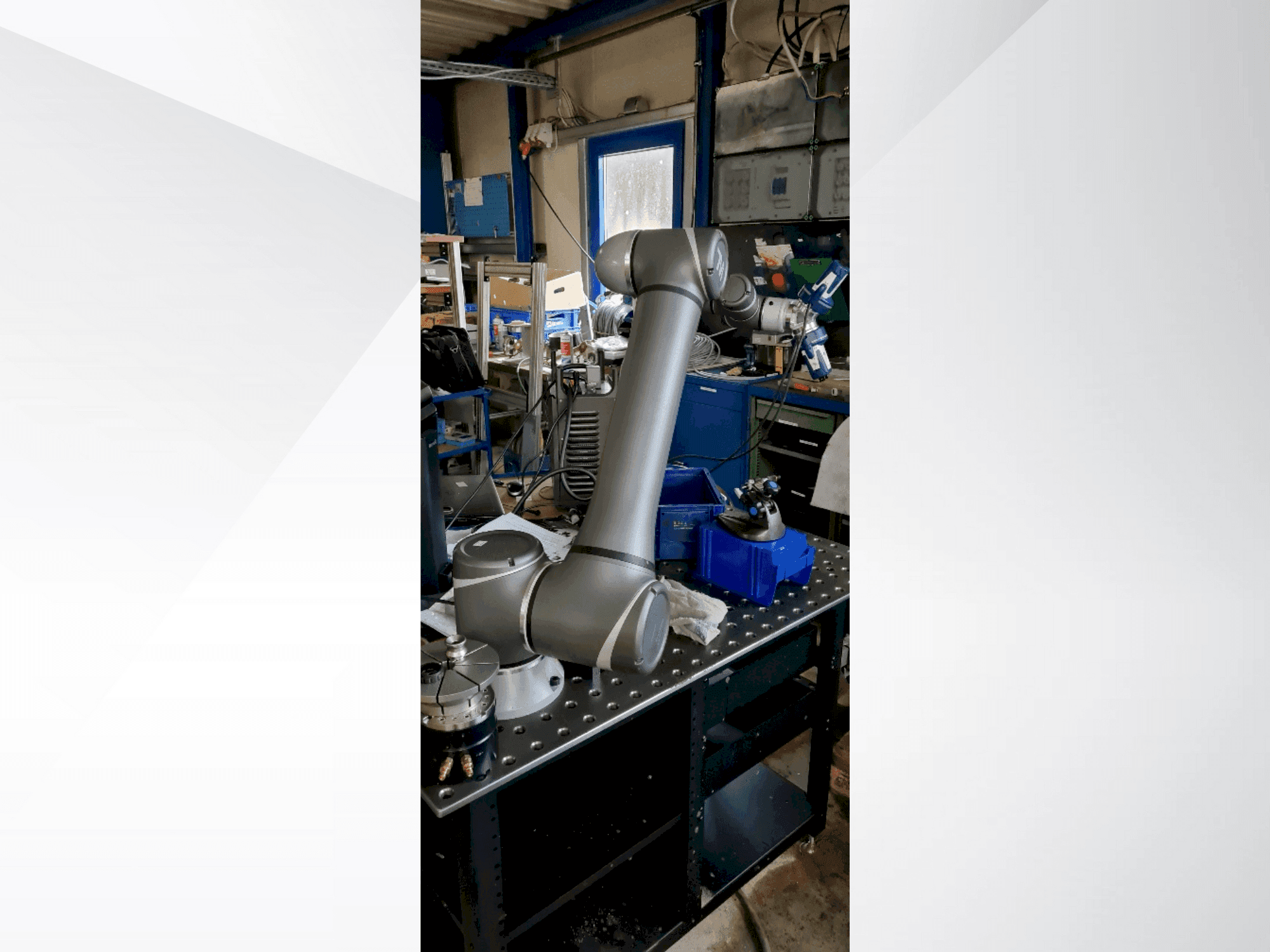 Koneen OMRON TM12 etunäkymä