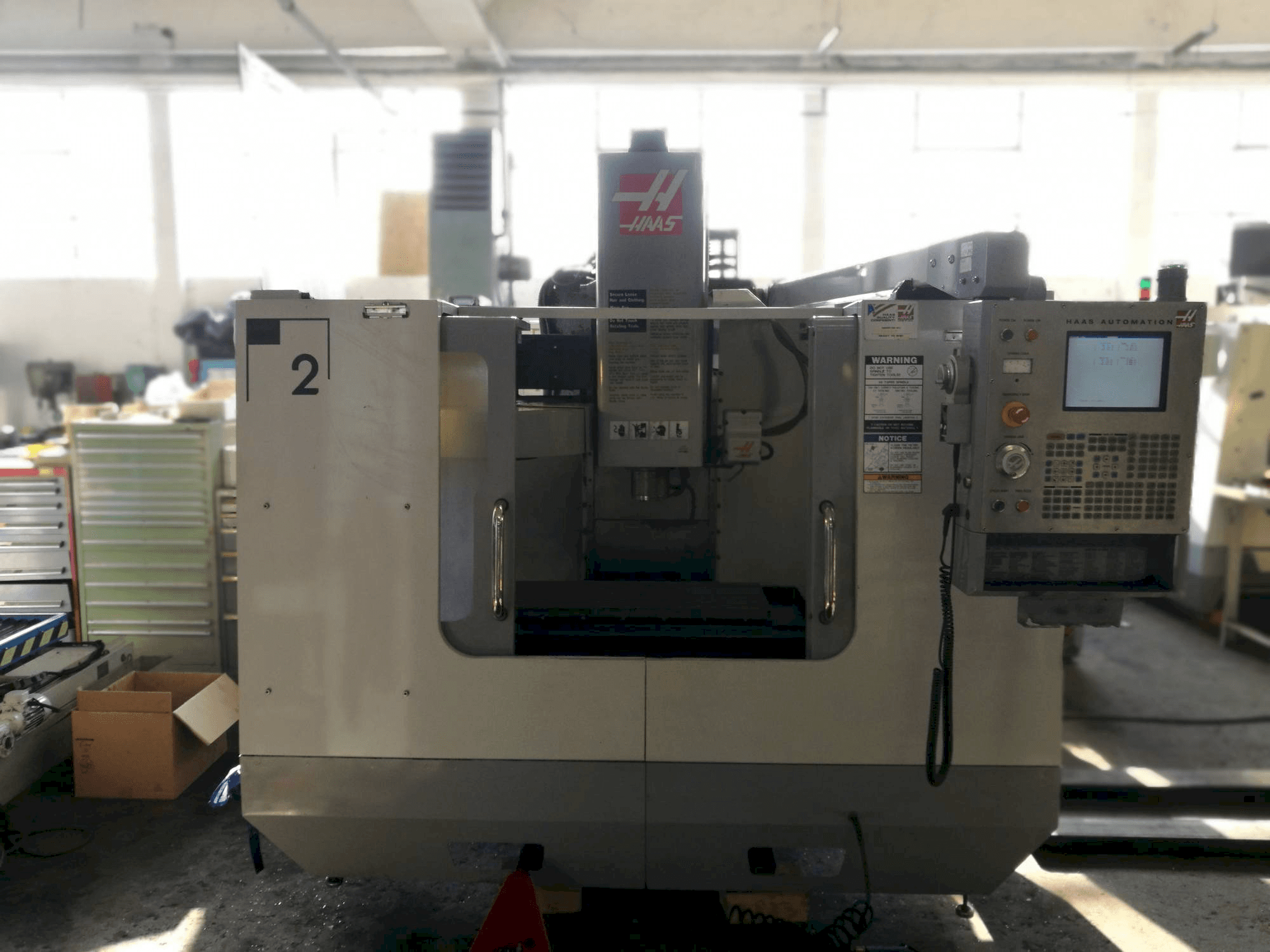 Koneen HAAS VF-2BHE etunäkymä