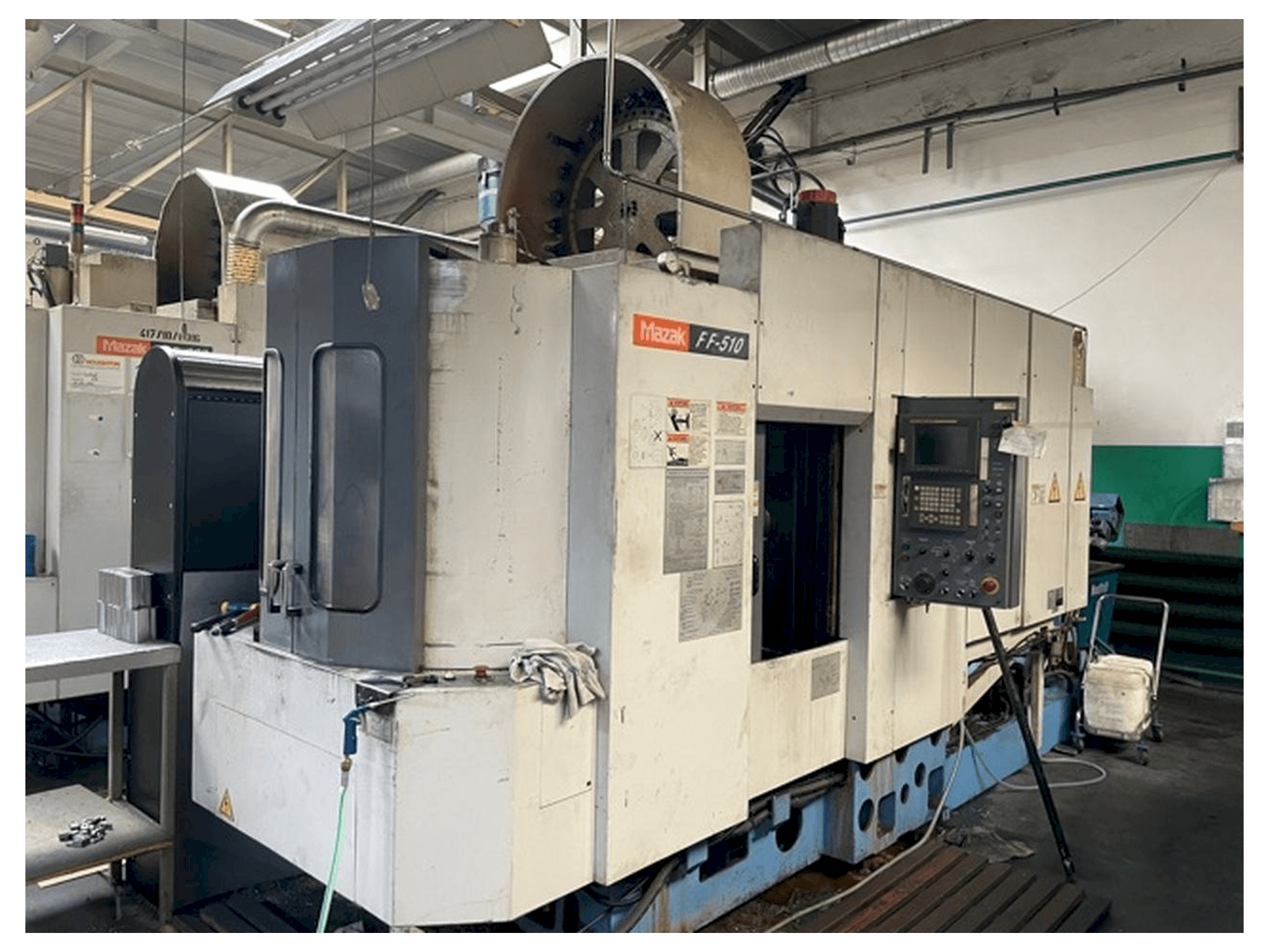 Koneen Mazak FF510 etunäkymä