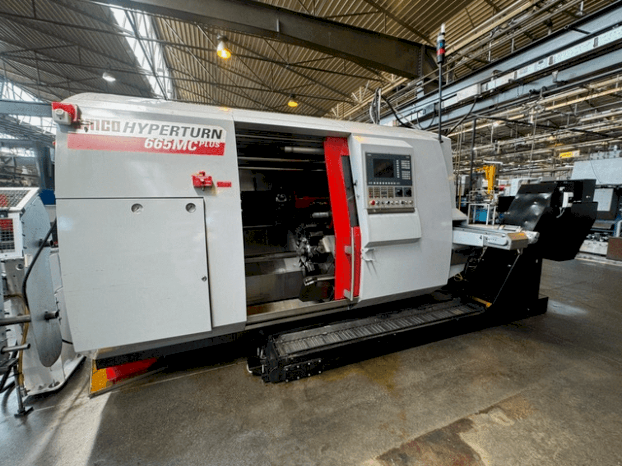 Koneen EMCO HYPERTURN 665 MC PLUS etunäkymä