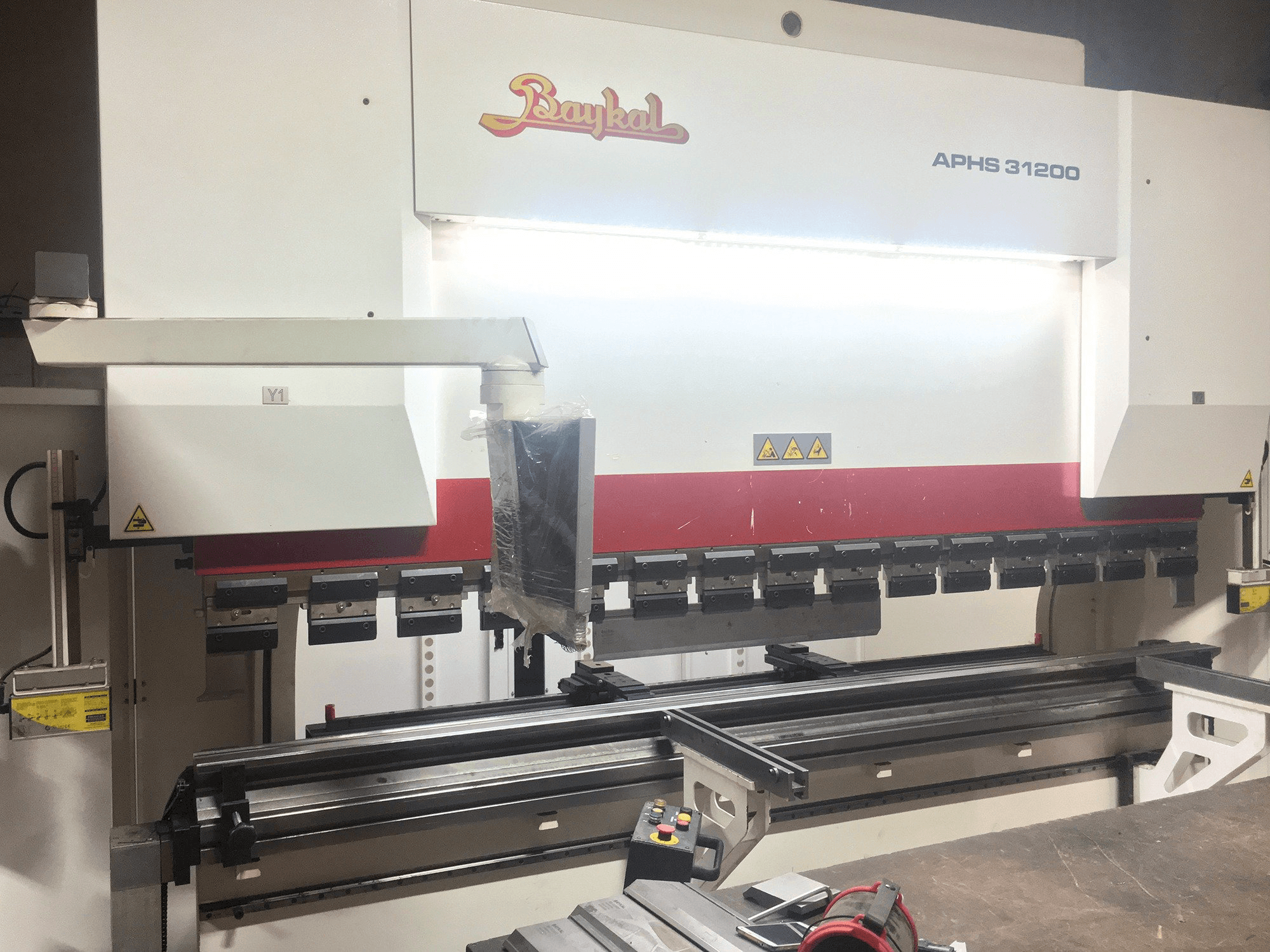 Koneen Baykal APHS 31200 etunäkymä