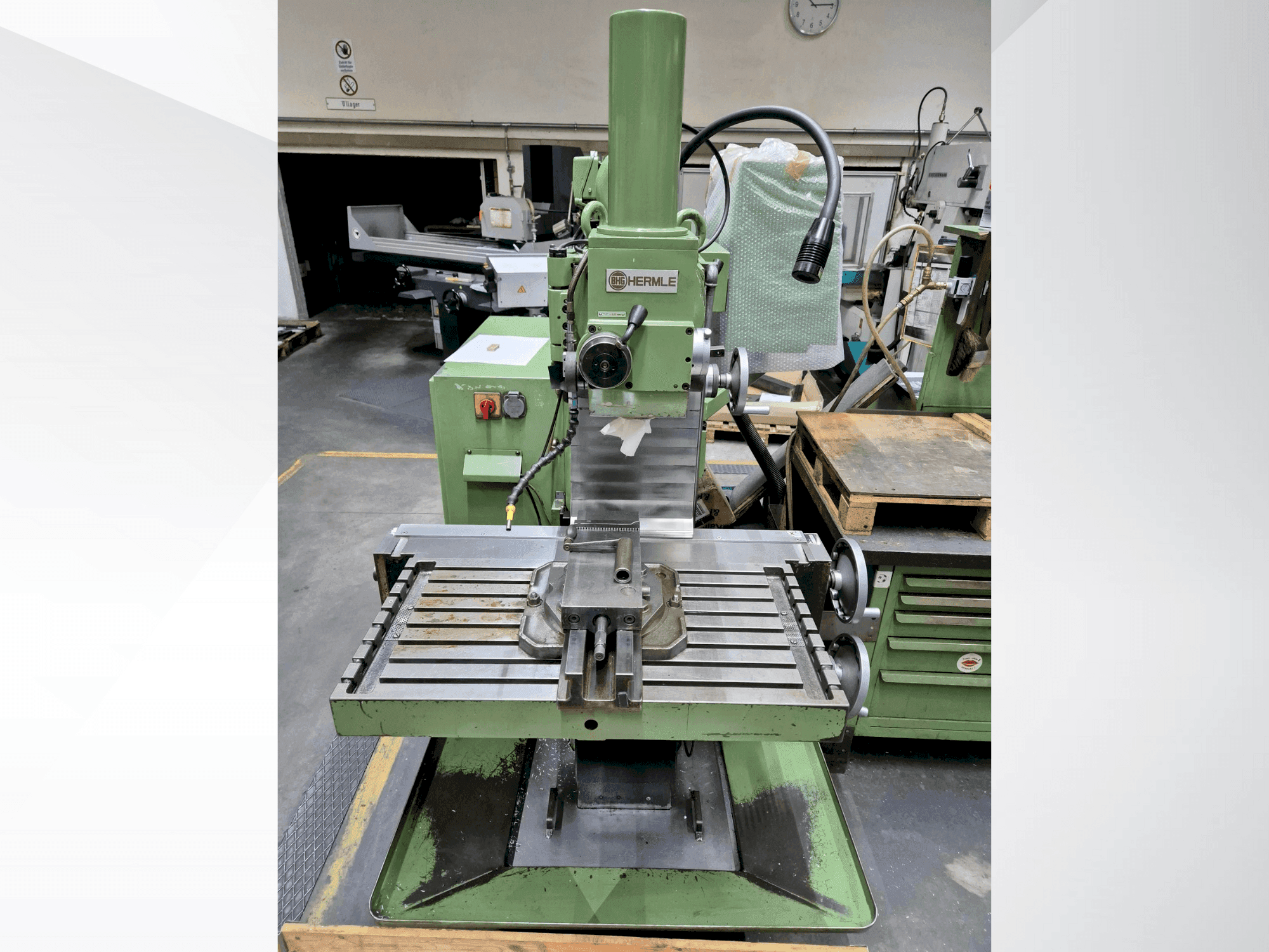 Koneen HERMLE UWF 801 etunäkymä