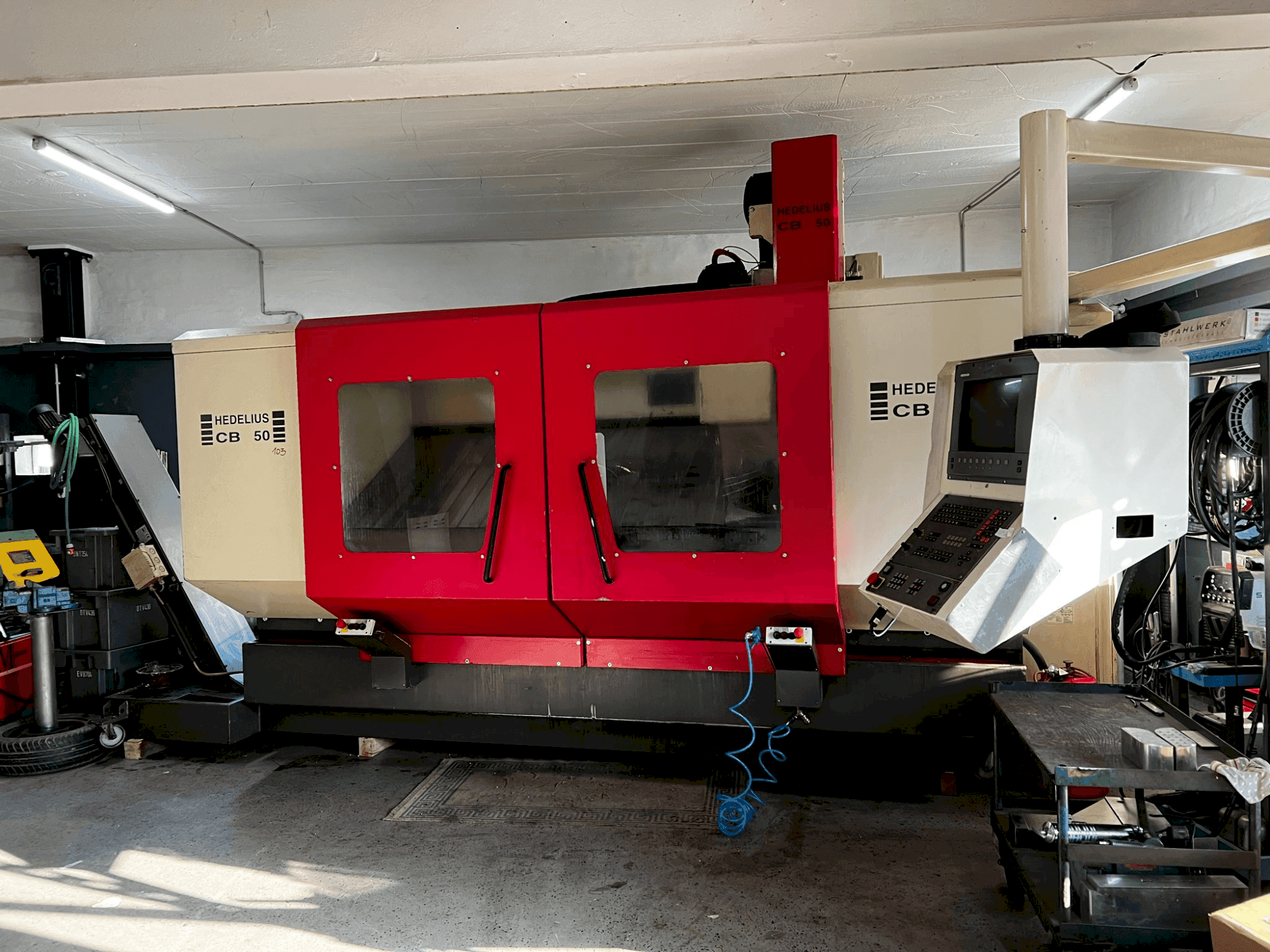 Koneen HEDELIUS CB 50 etunäkymä