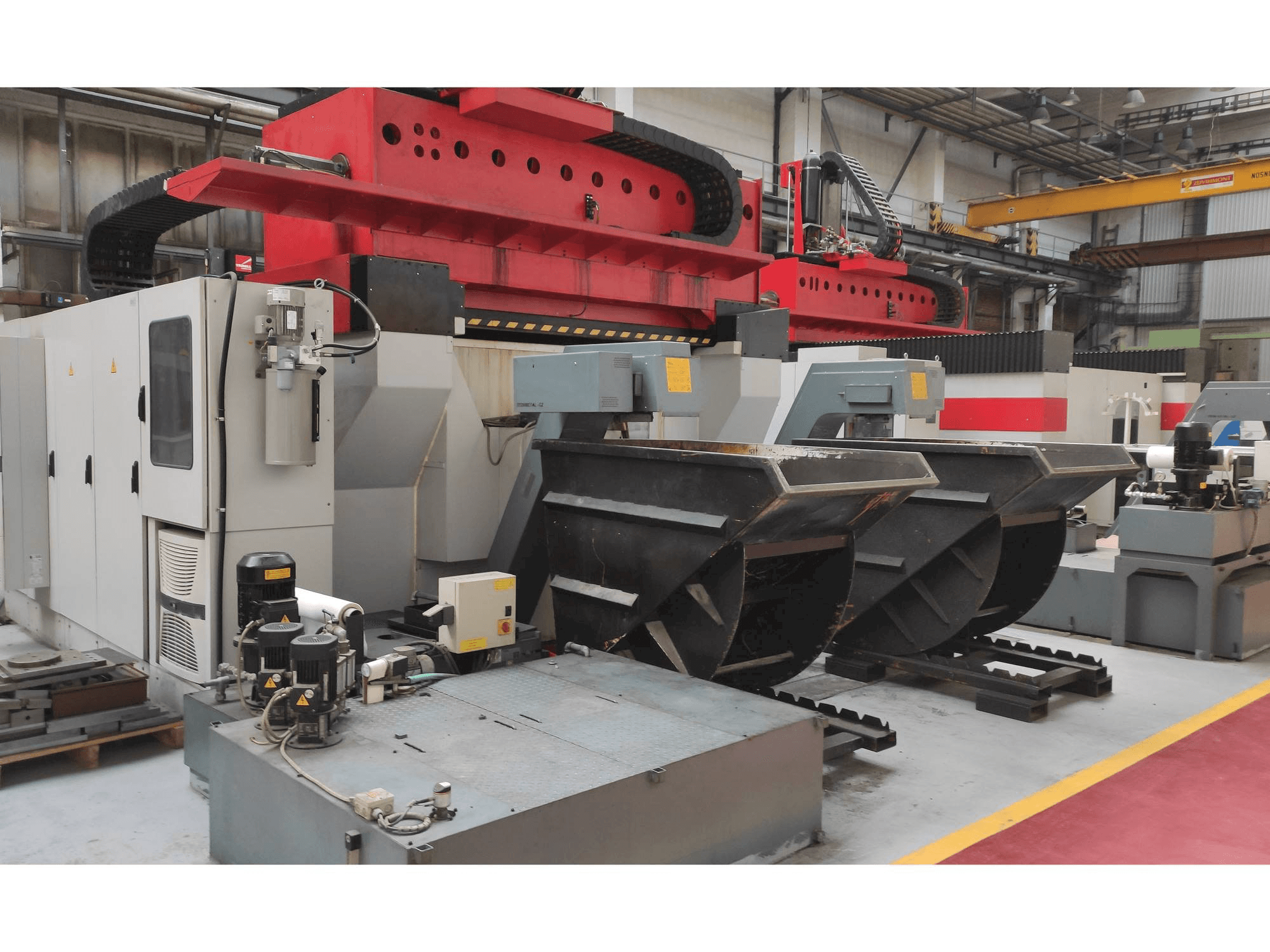 Koneen TRIMILL VU 2313 etunäkymä