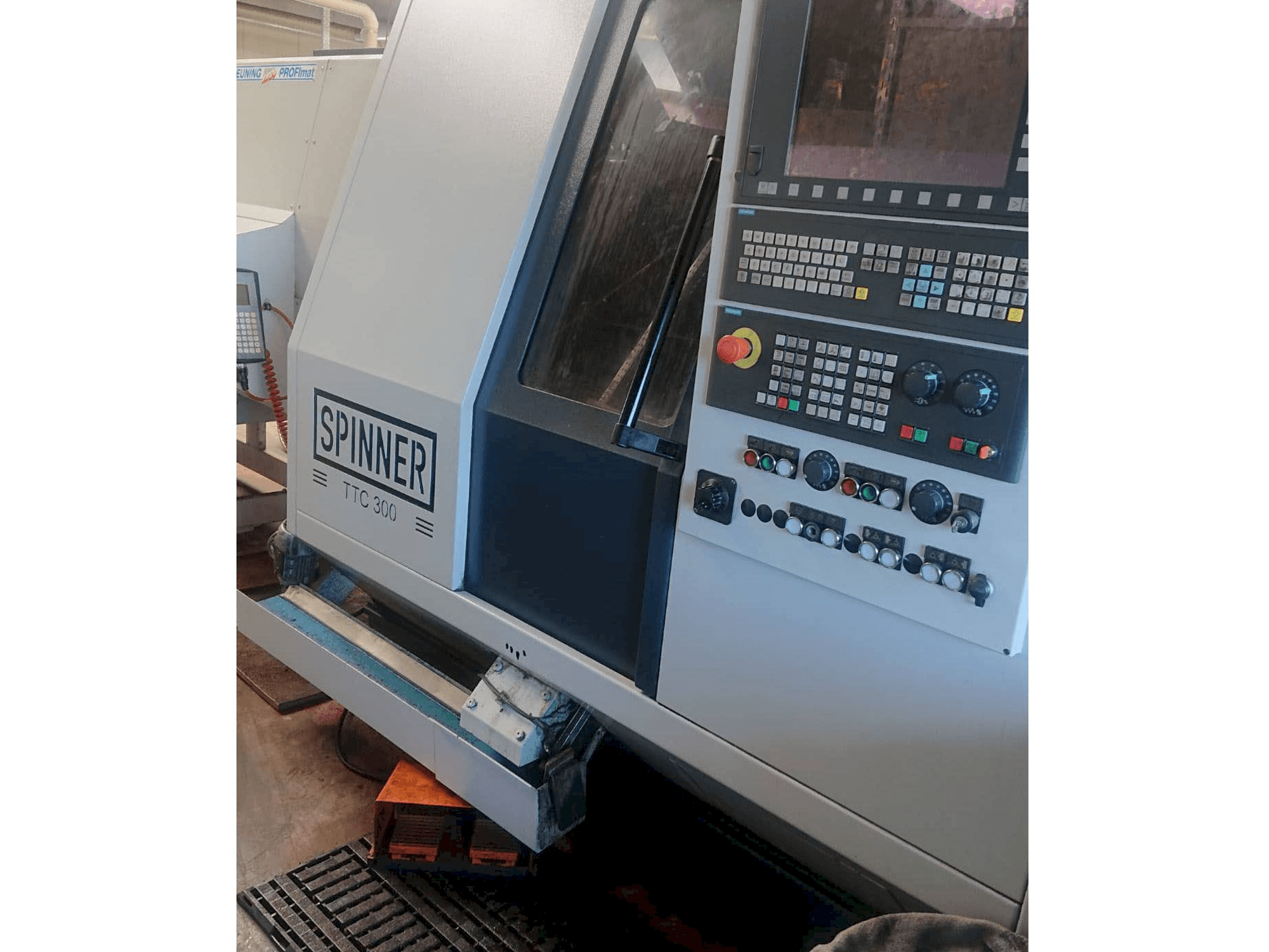 Koneen SPINNER TTC300-52 SMMCY etunäkymä
