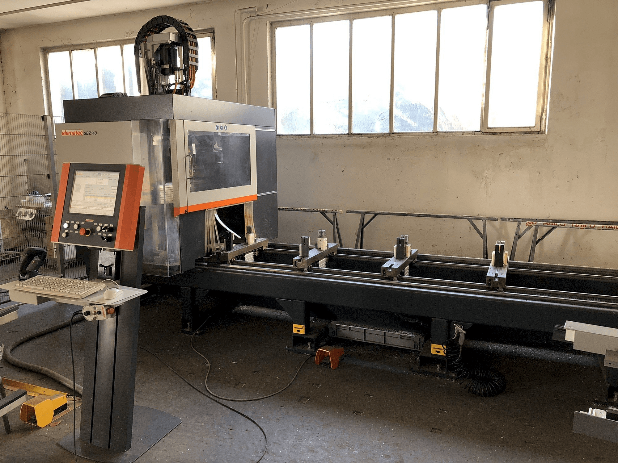 Koneen Elumatec SBZ 140/60 etunäkymä