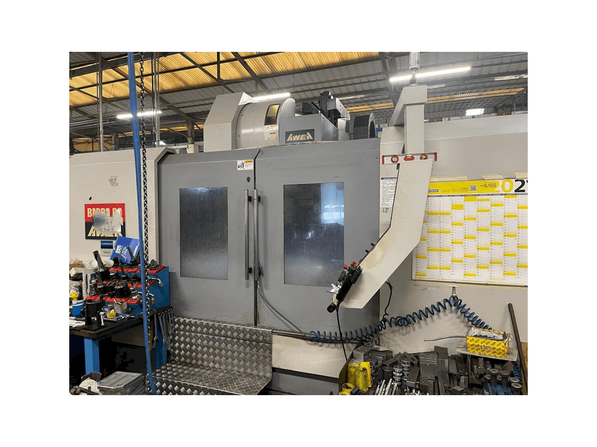 Koneen AWEA BM-1600 etunäkymä