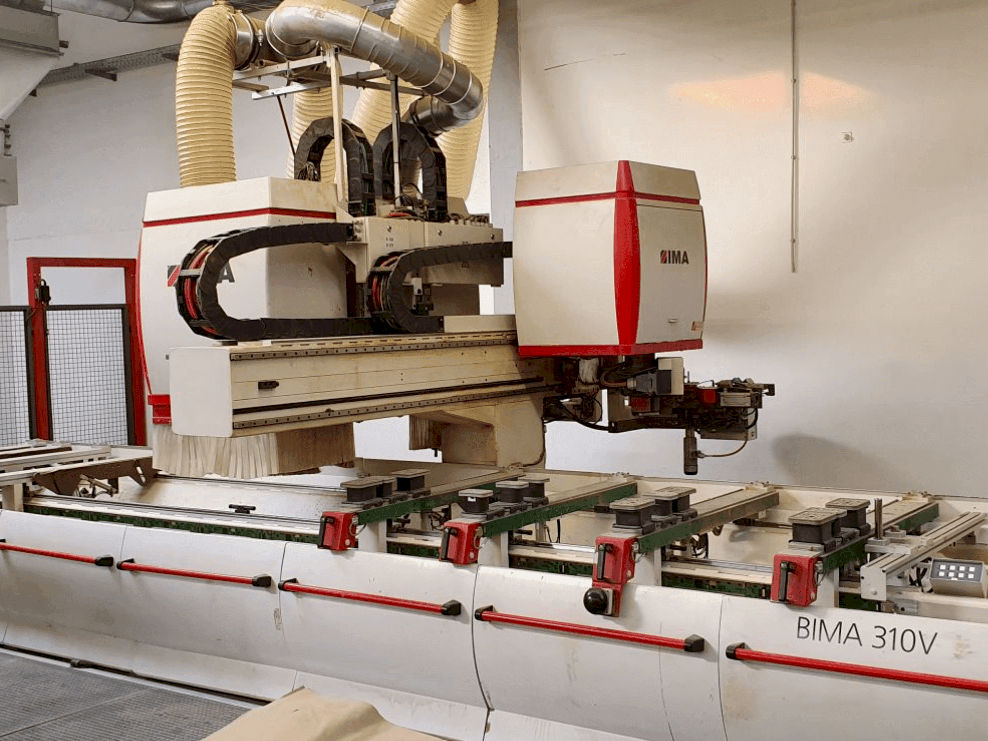 Koneen IMA BIMA 310V 120/600 etunäkymä