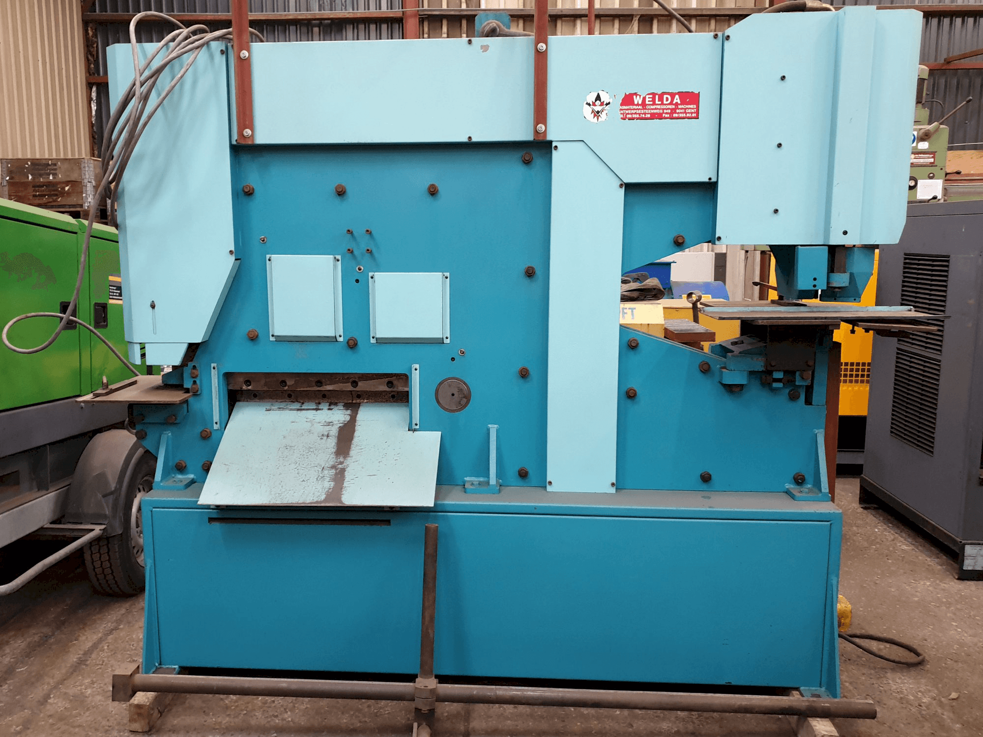 Koneen IMS etunäkymä HY 120