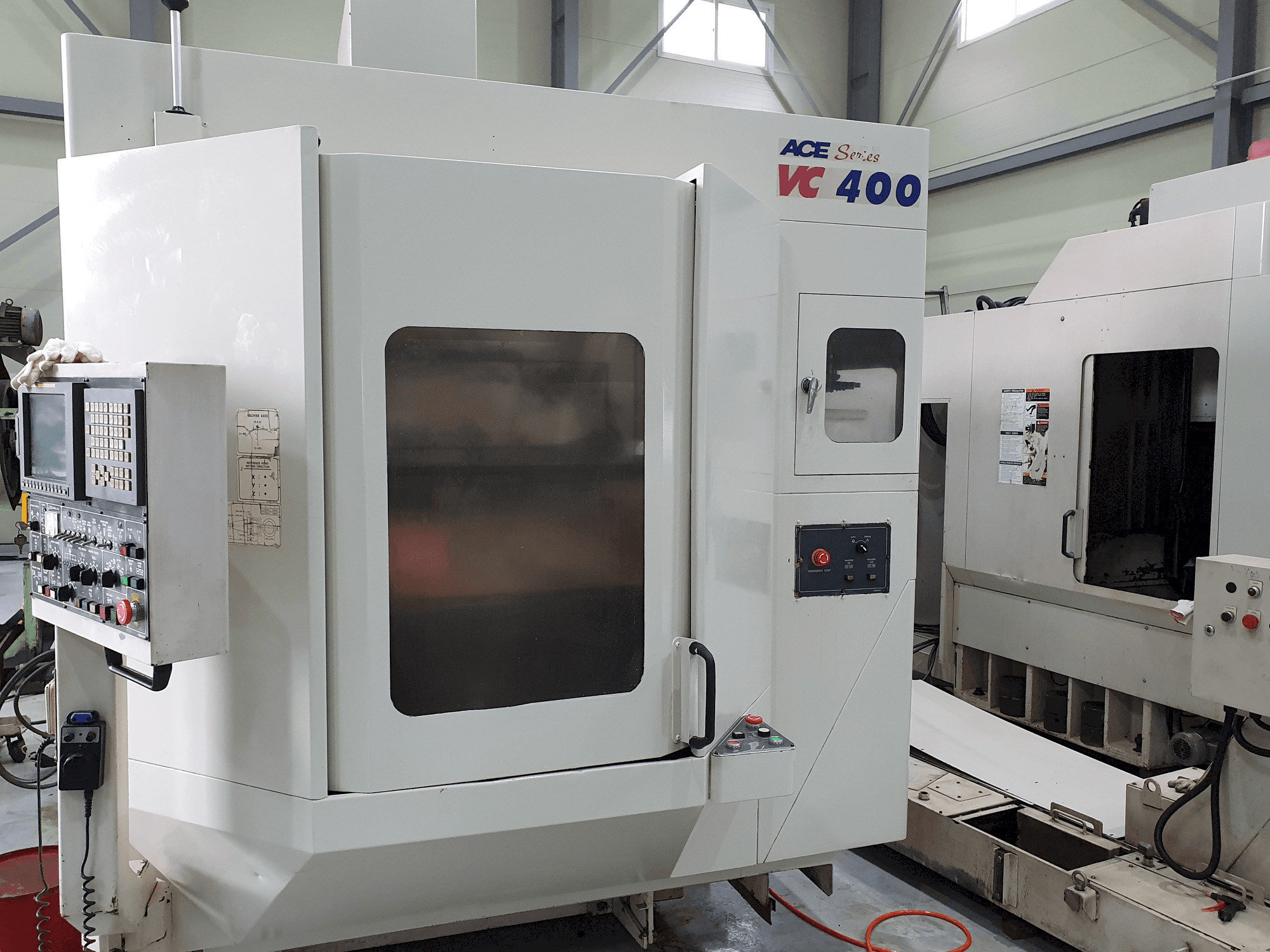 Koneen DAEWOO Doosan Ace VC400 etunäkymä