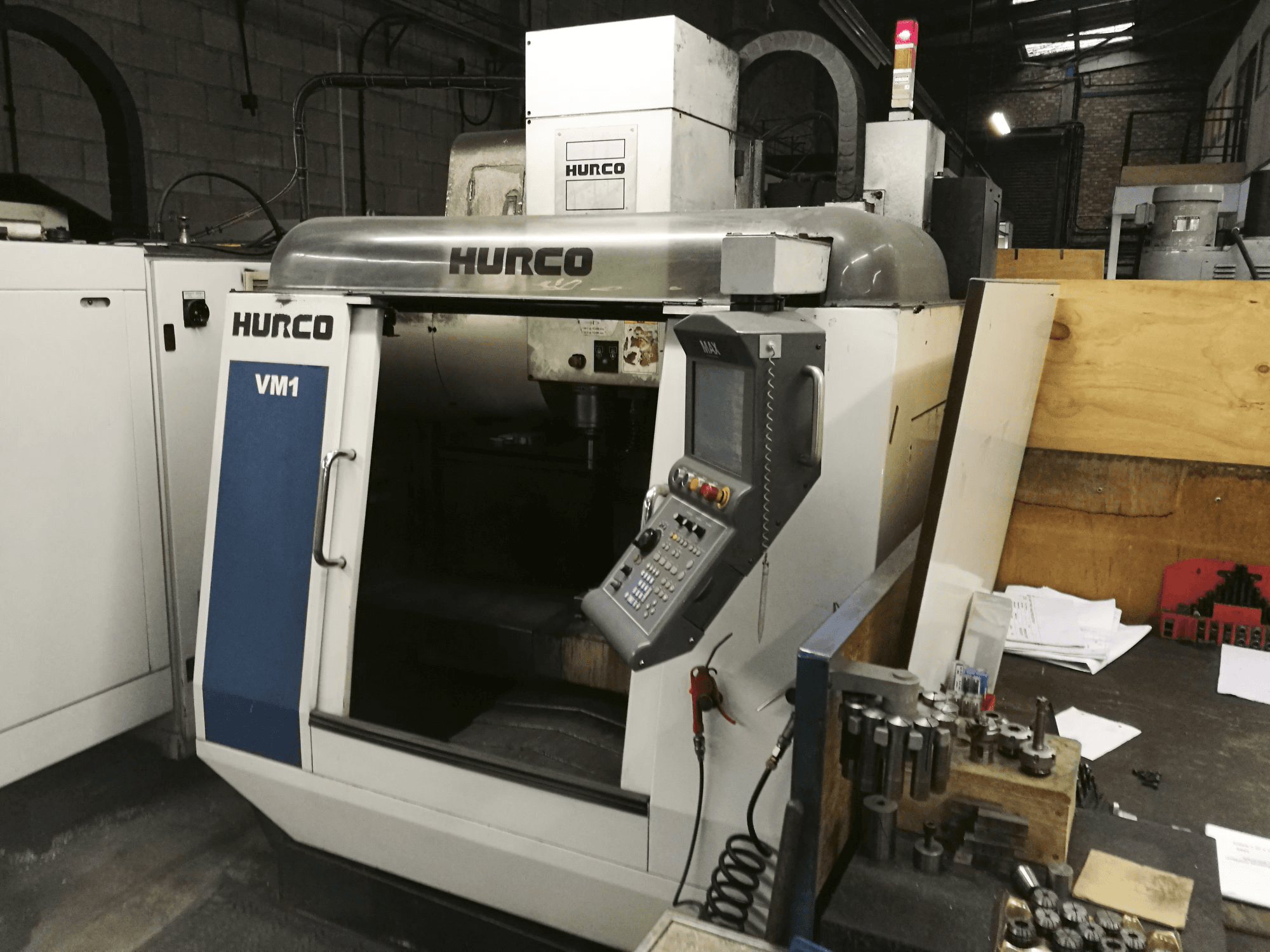 Koneen Hurco hallintayksikkö VM1 VMC