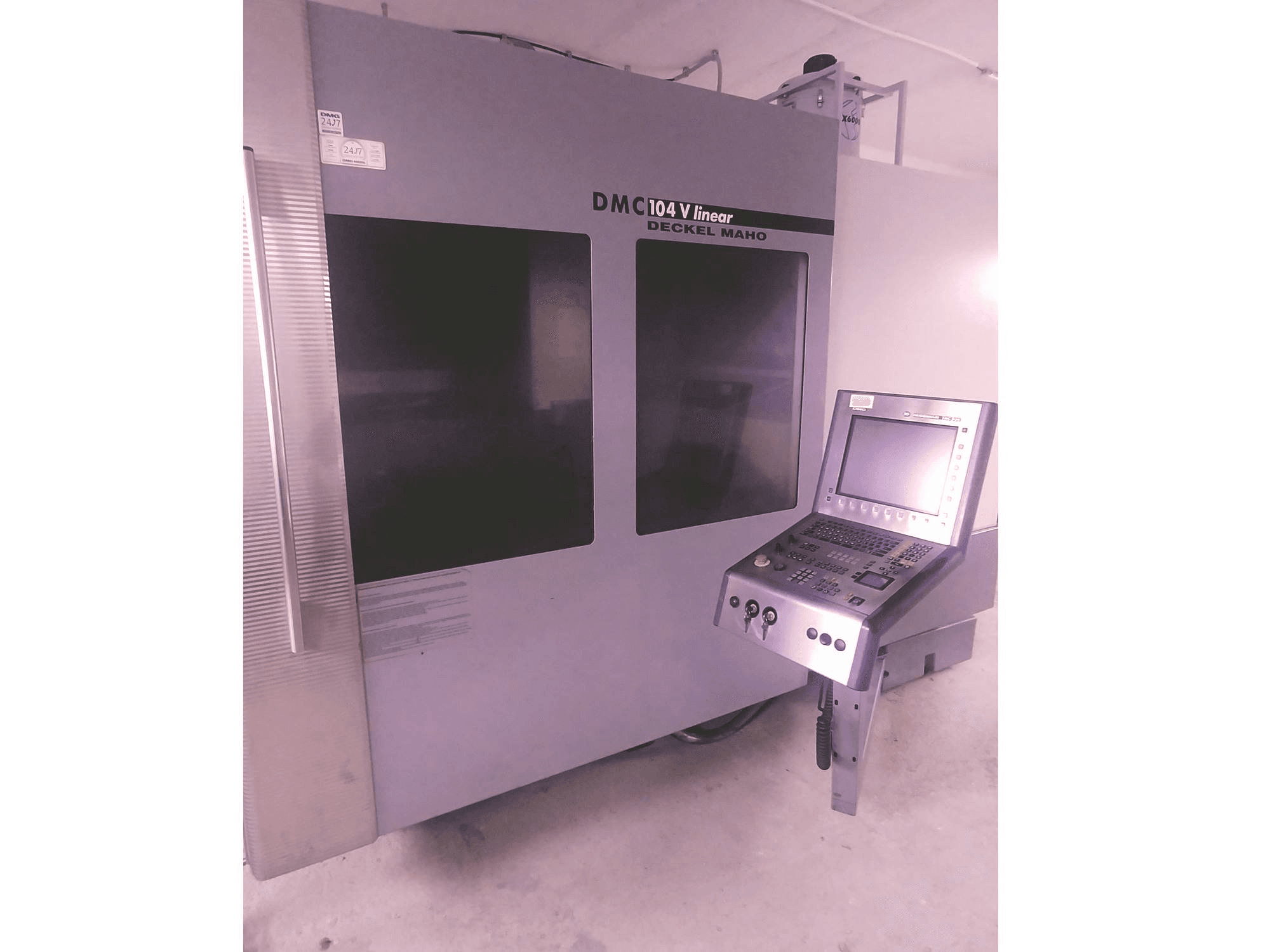 Koneen DECKEL MAHO Dmc 104 V Linear etunäkymä