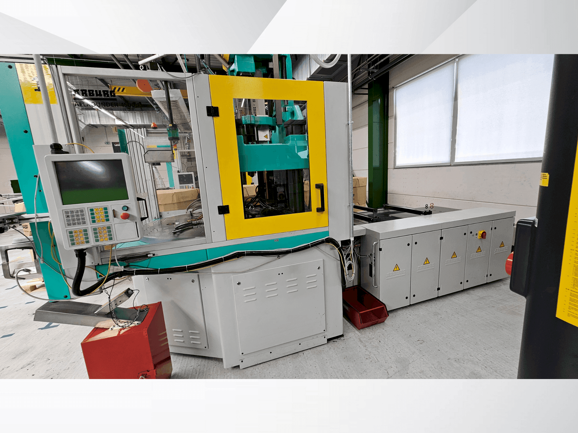 Koneen Arburg Allrounder 1500 T 2000-400 etunäkymä