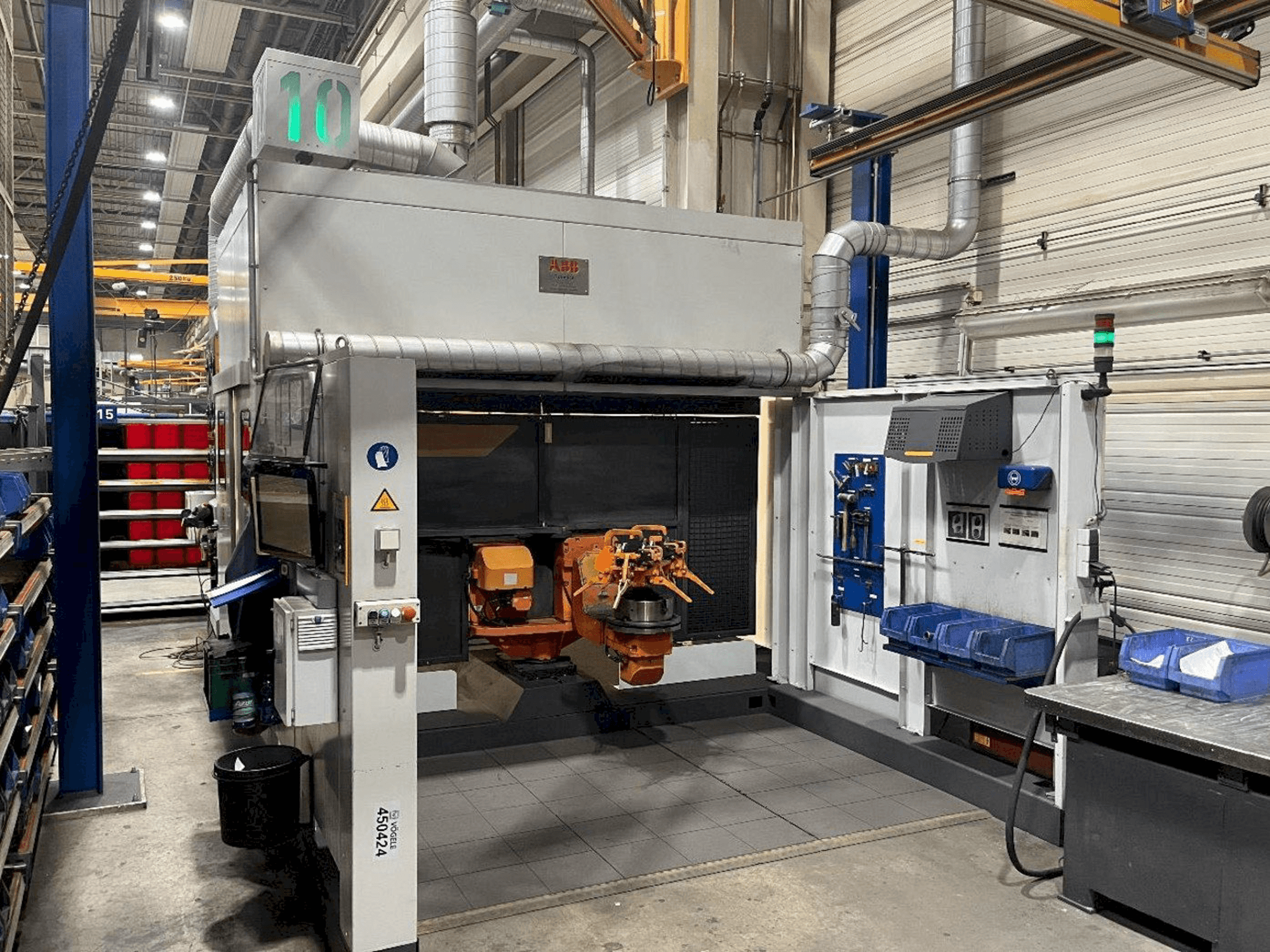 Koneen ABB etunäkymä