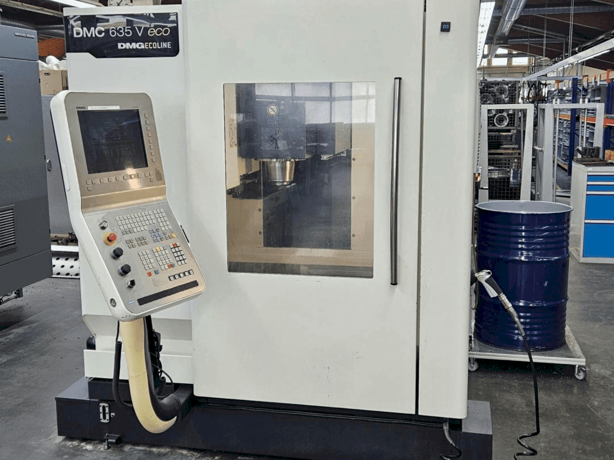 Koneen DMG DECKEL MAHO DMC 635V eco etunäkymä