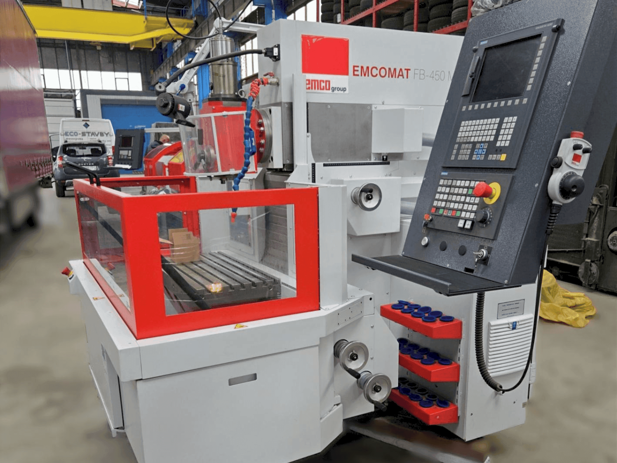 Koneen EMCO Emcomat FB-450 MC etunäkymä