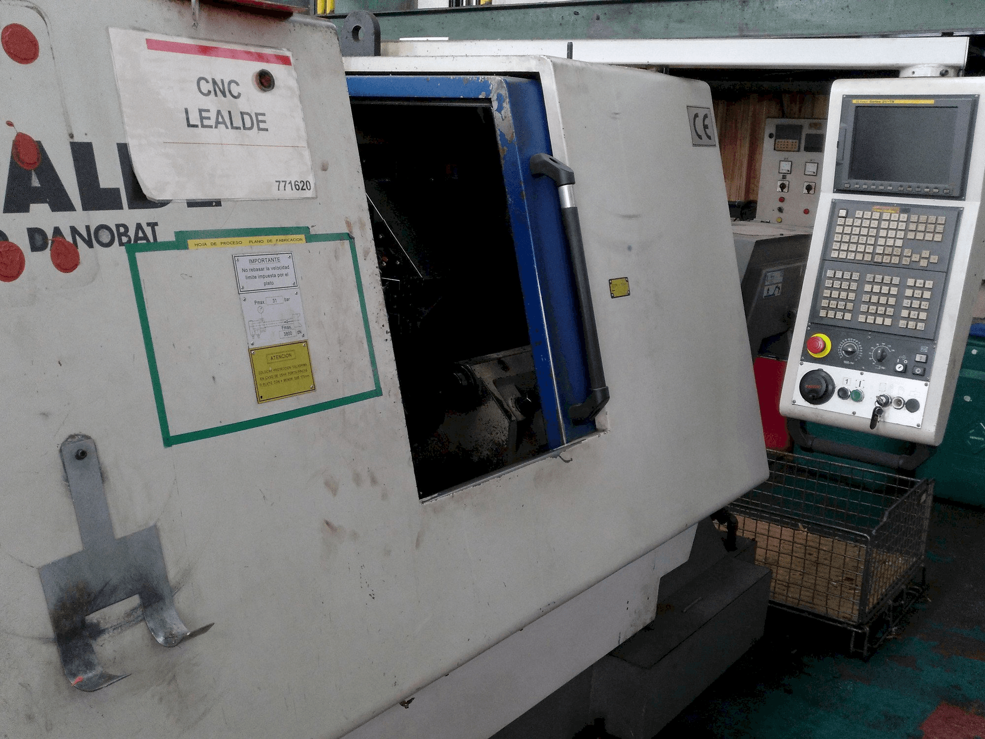 Koneen Lealde TNC 10 etunäkymä