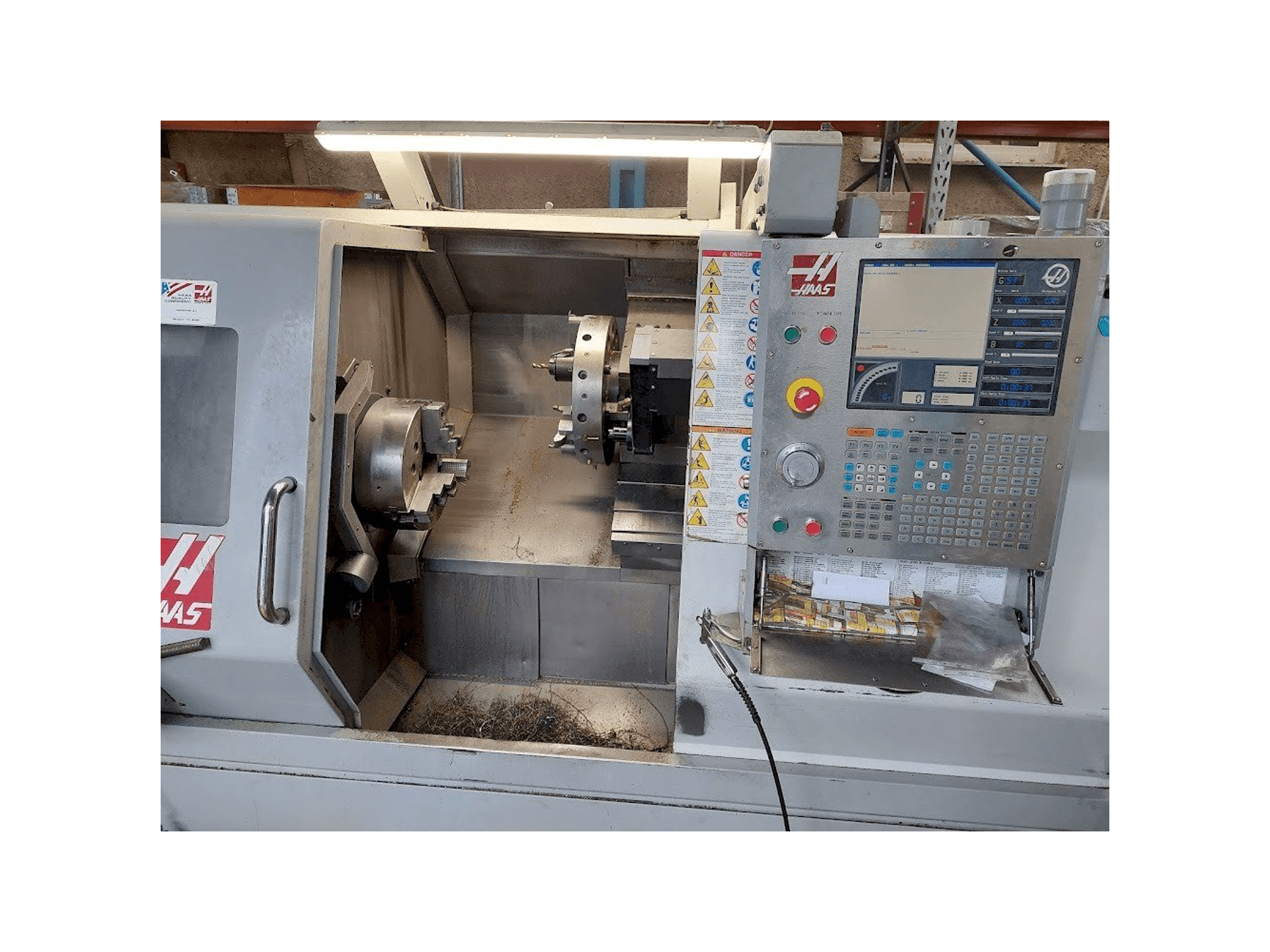 Koneen HAAS SL-30TBHE etunäkymä