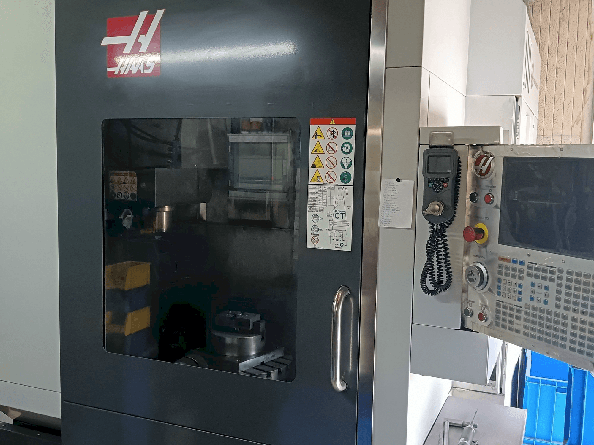Koneen HAAS UMC 750 etunäkymä