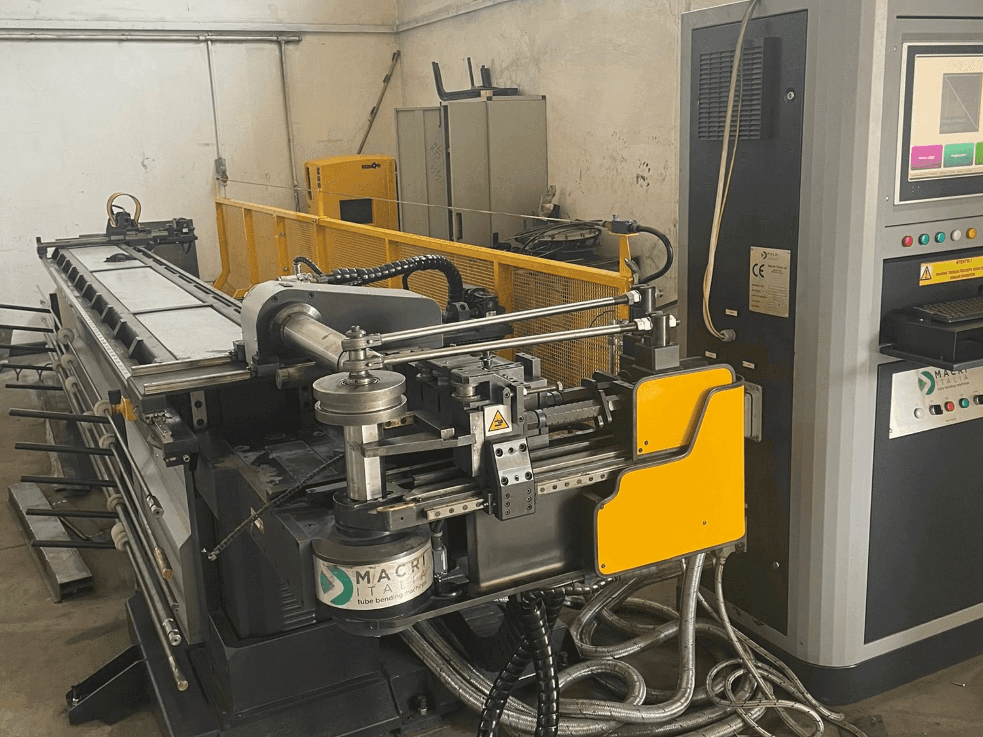 Koneen MACRI PROVAR 6-45 U-D etunäkymä