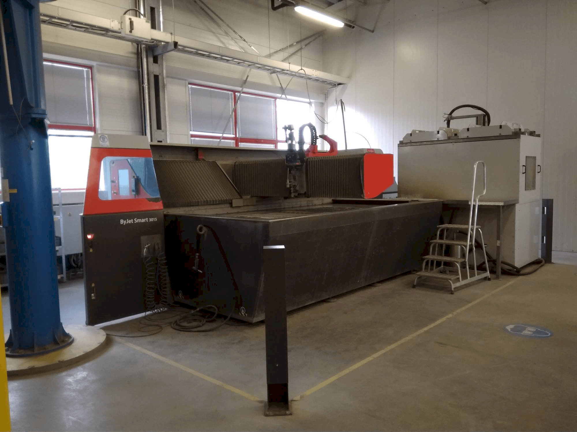 Koneen Bystronic ByJet Smart 3015 etunäkymä