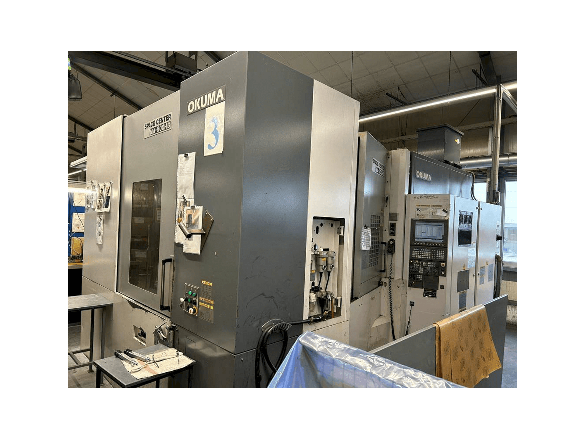 Koneen Okuma MA 500HB vasen näkymä