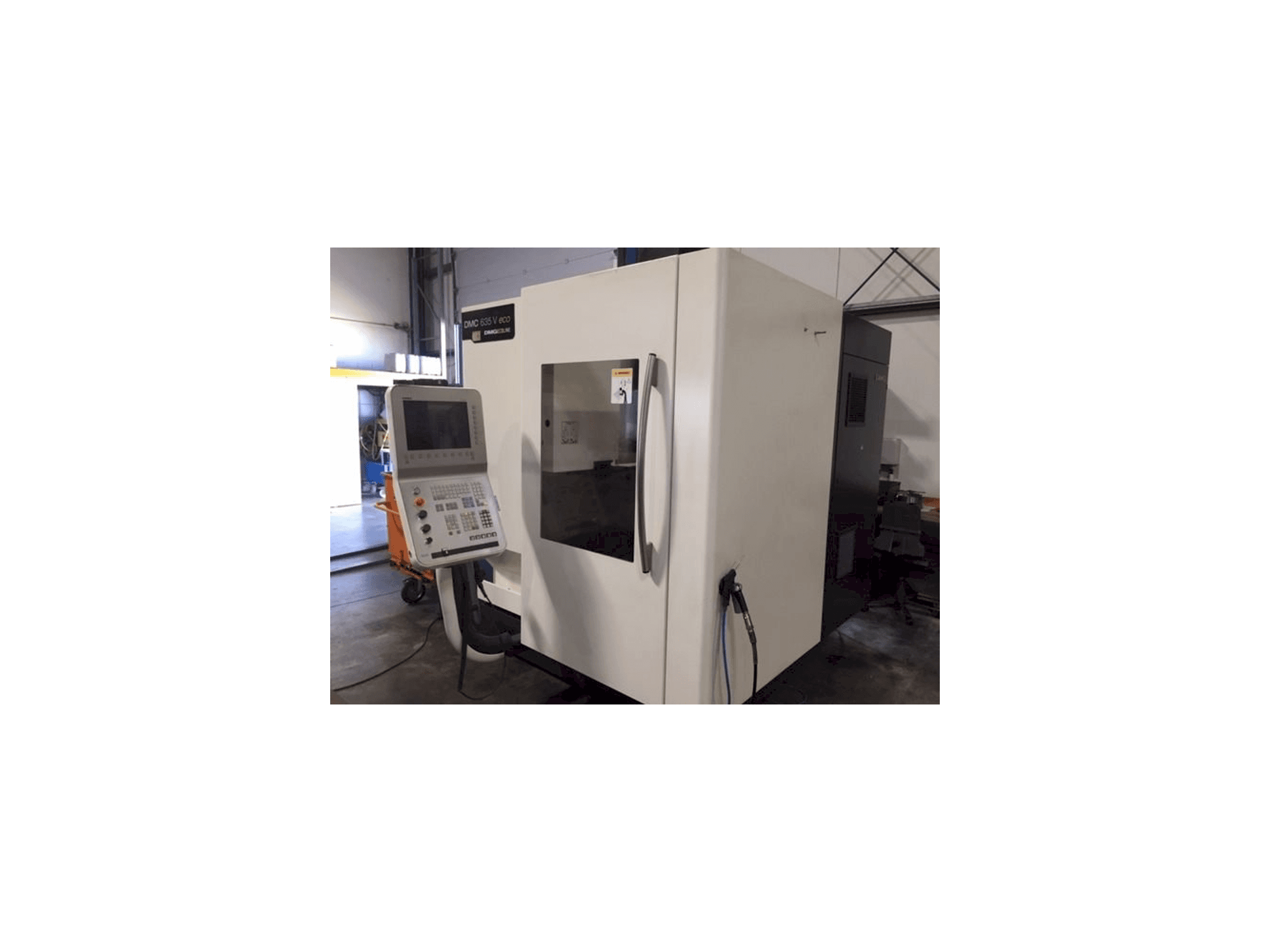 Koneen DECKEL MAHO DMC 635 eco etunäkymä