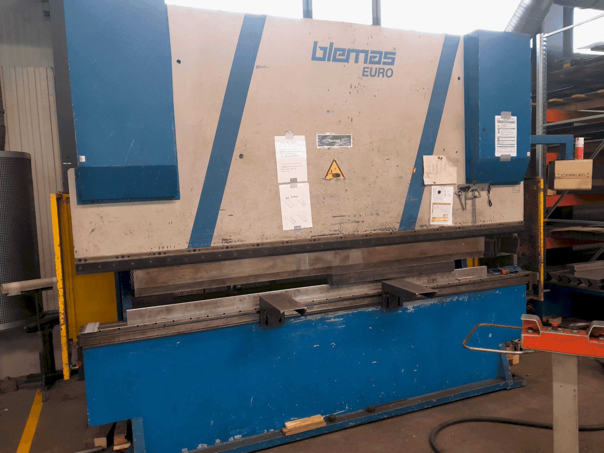 Koneen BLEMAS EURO 160 etunäkymä