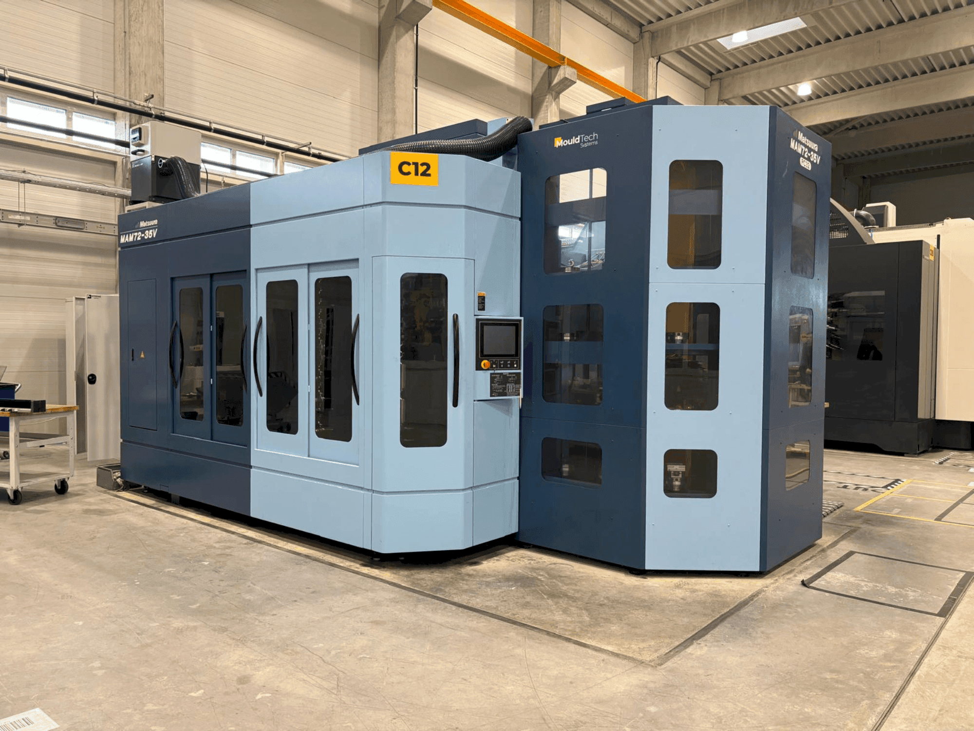 Koneen Matsuura MAM72-35V etunäkymä