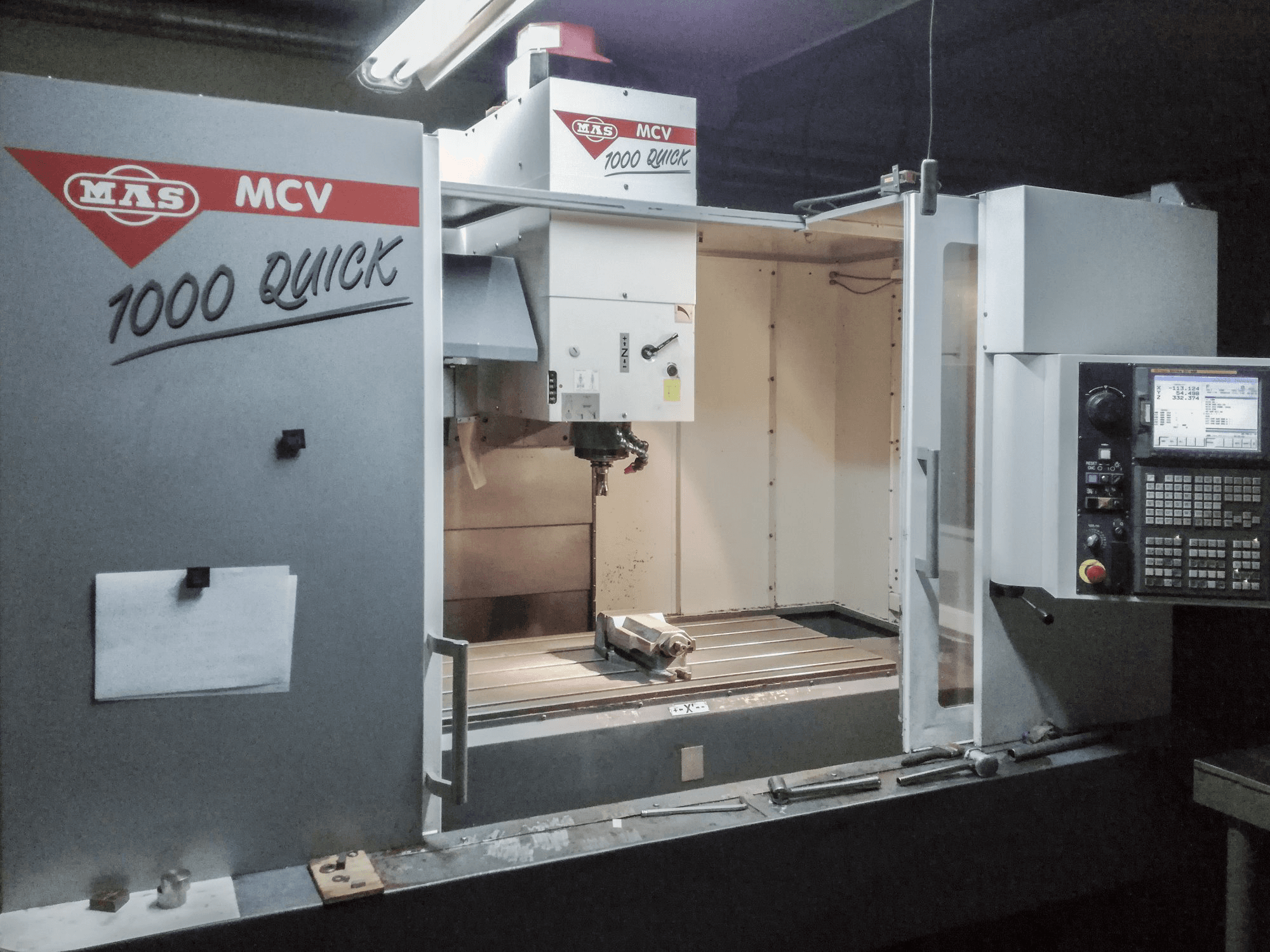 Koneen KOVOSVIT MAS vasen näkymä MCV 1000 QUICK