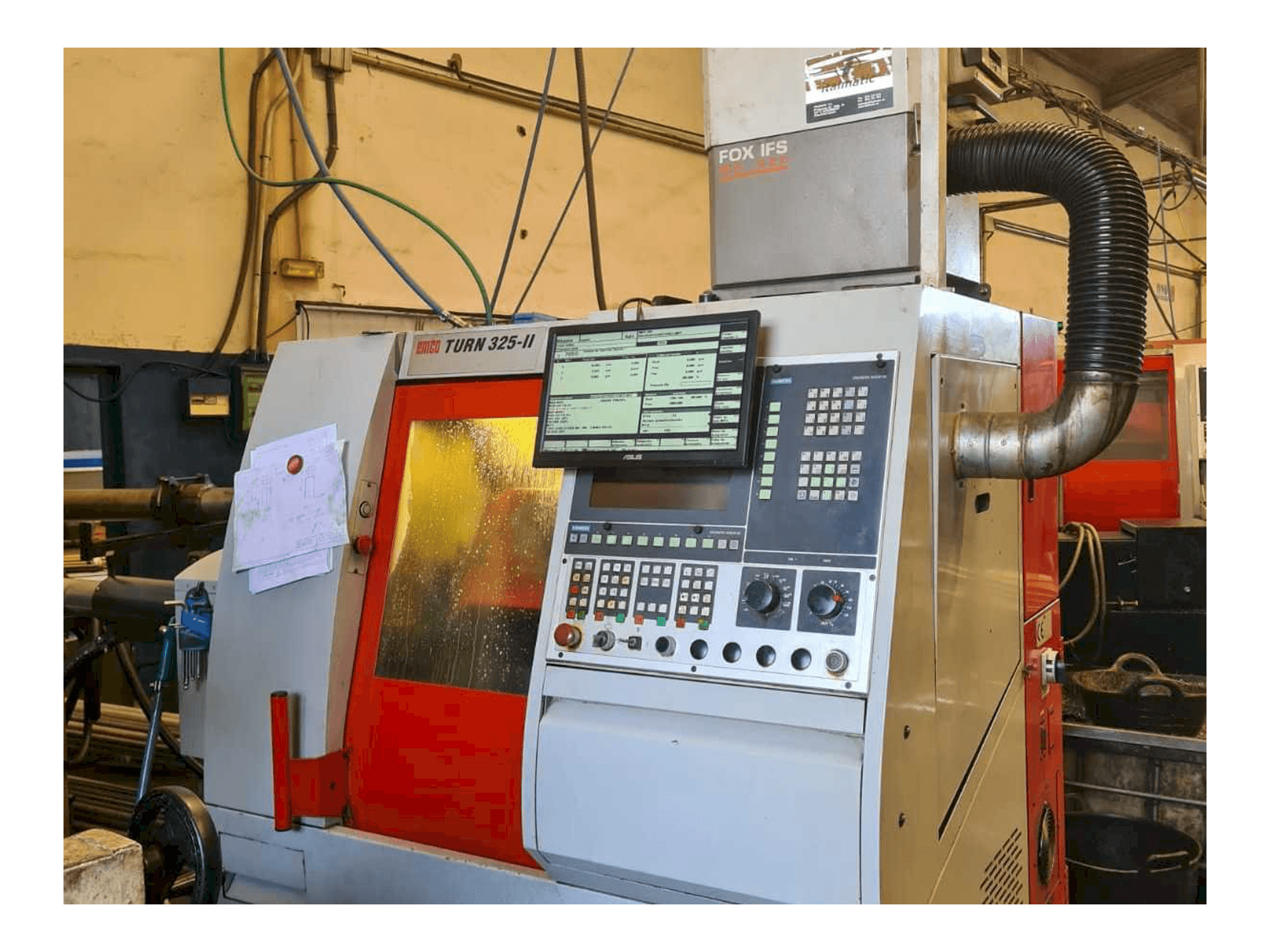 Koneen EMCO Turn 325-II etunäkymä