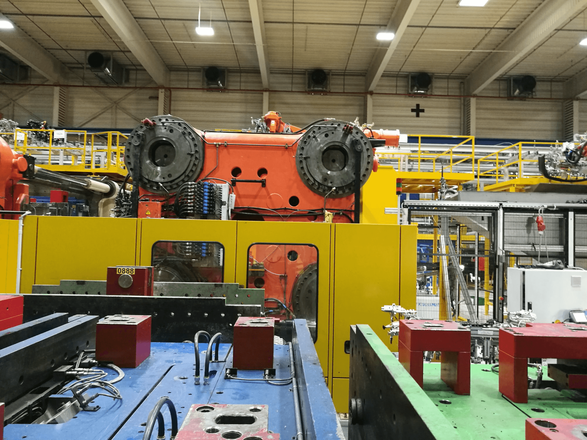 Koneen Husky etunäkymä E 3150 RS 170/155