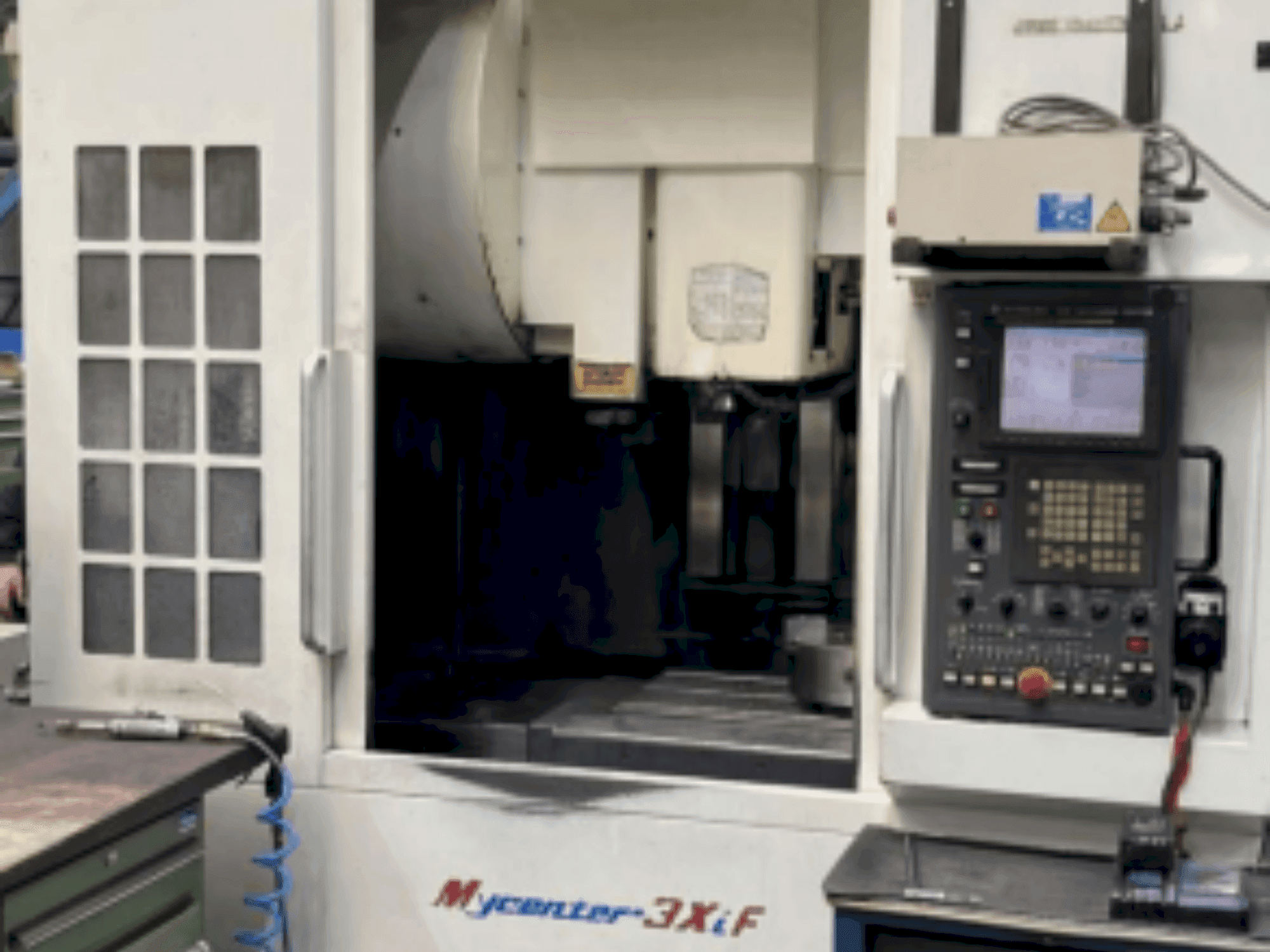 Koneen Kitamura 3XiF etunäkymä