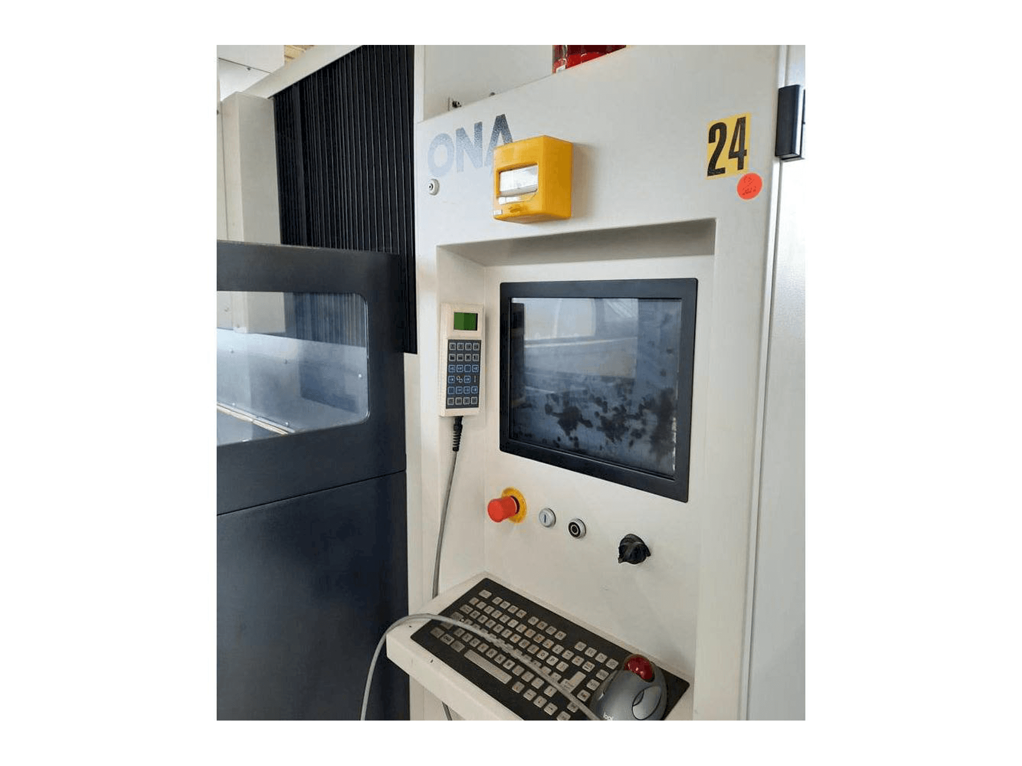 Koneen ONA NX4F etunäkymä