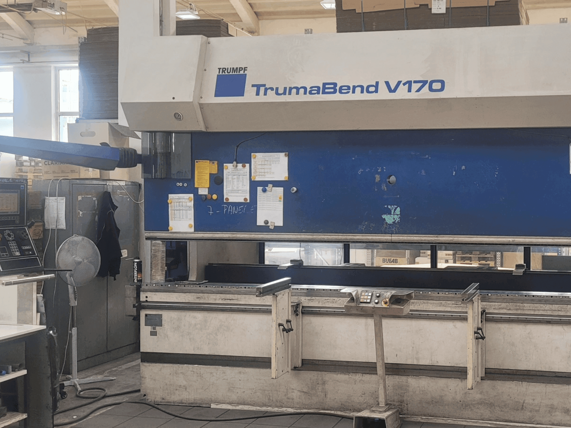 Koneen TRUMPF TrumaBend V170 etunäkymä